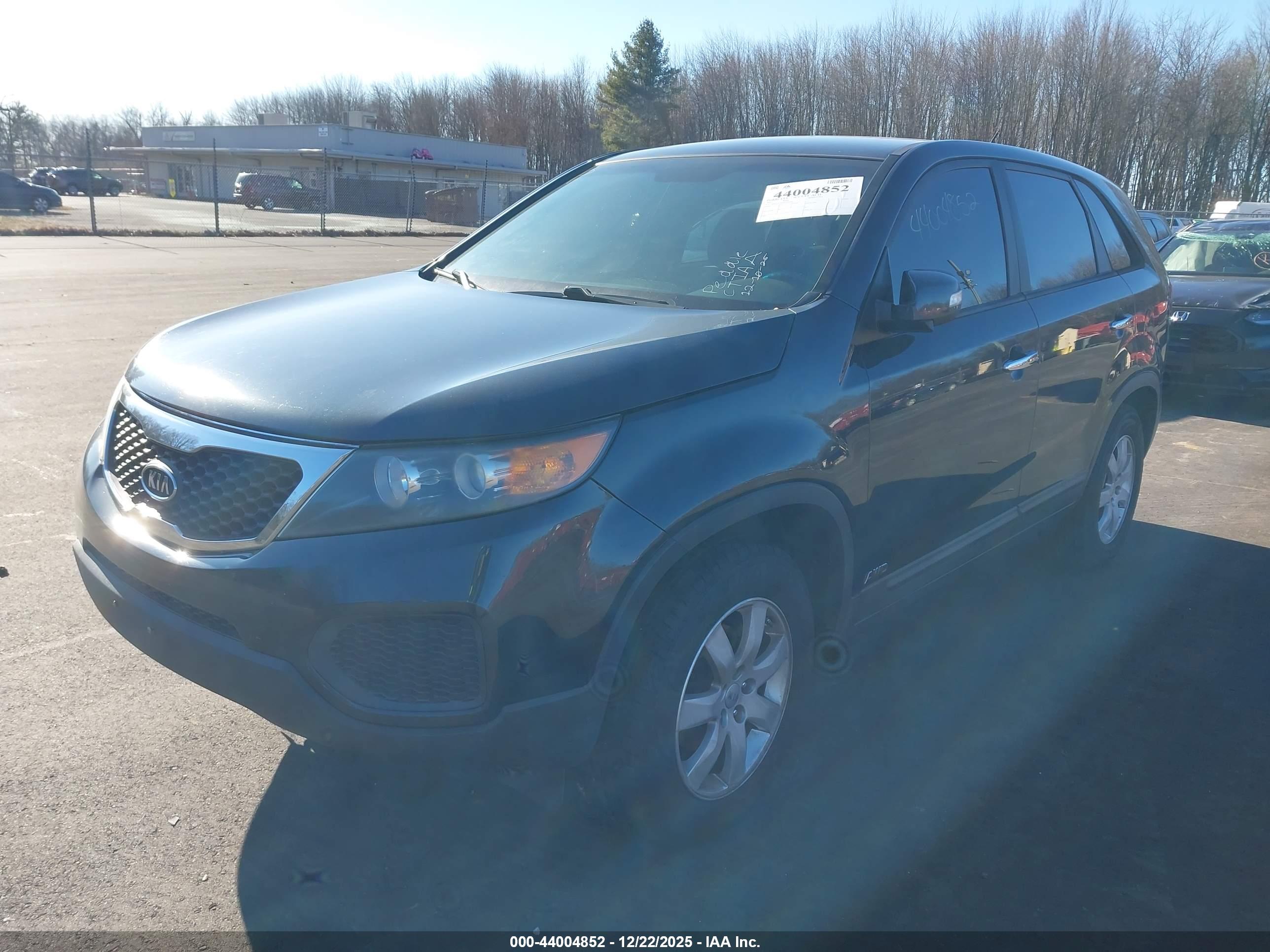 KIA SORENTO image 2