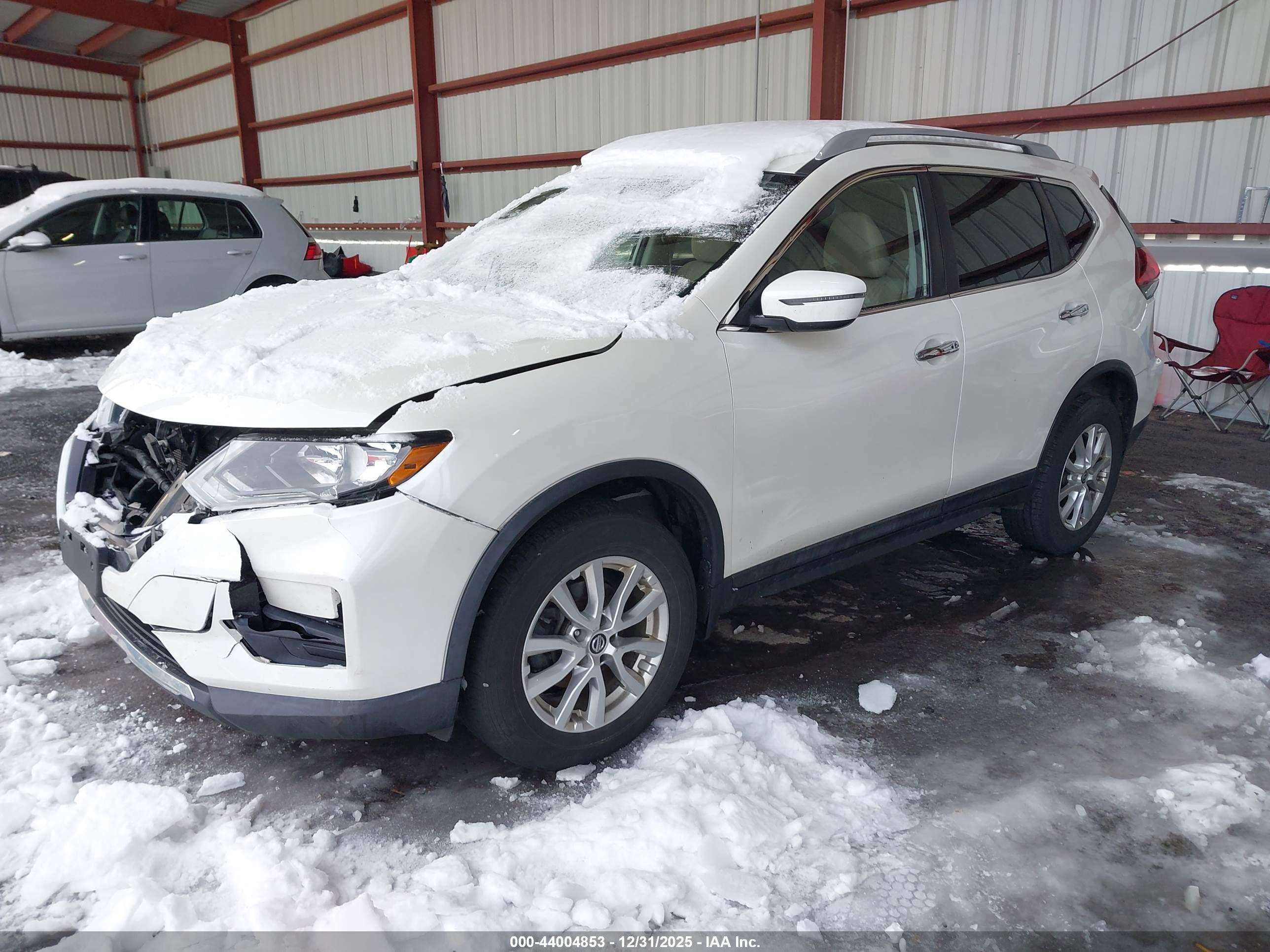 NISSAN ROGUE image 2