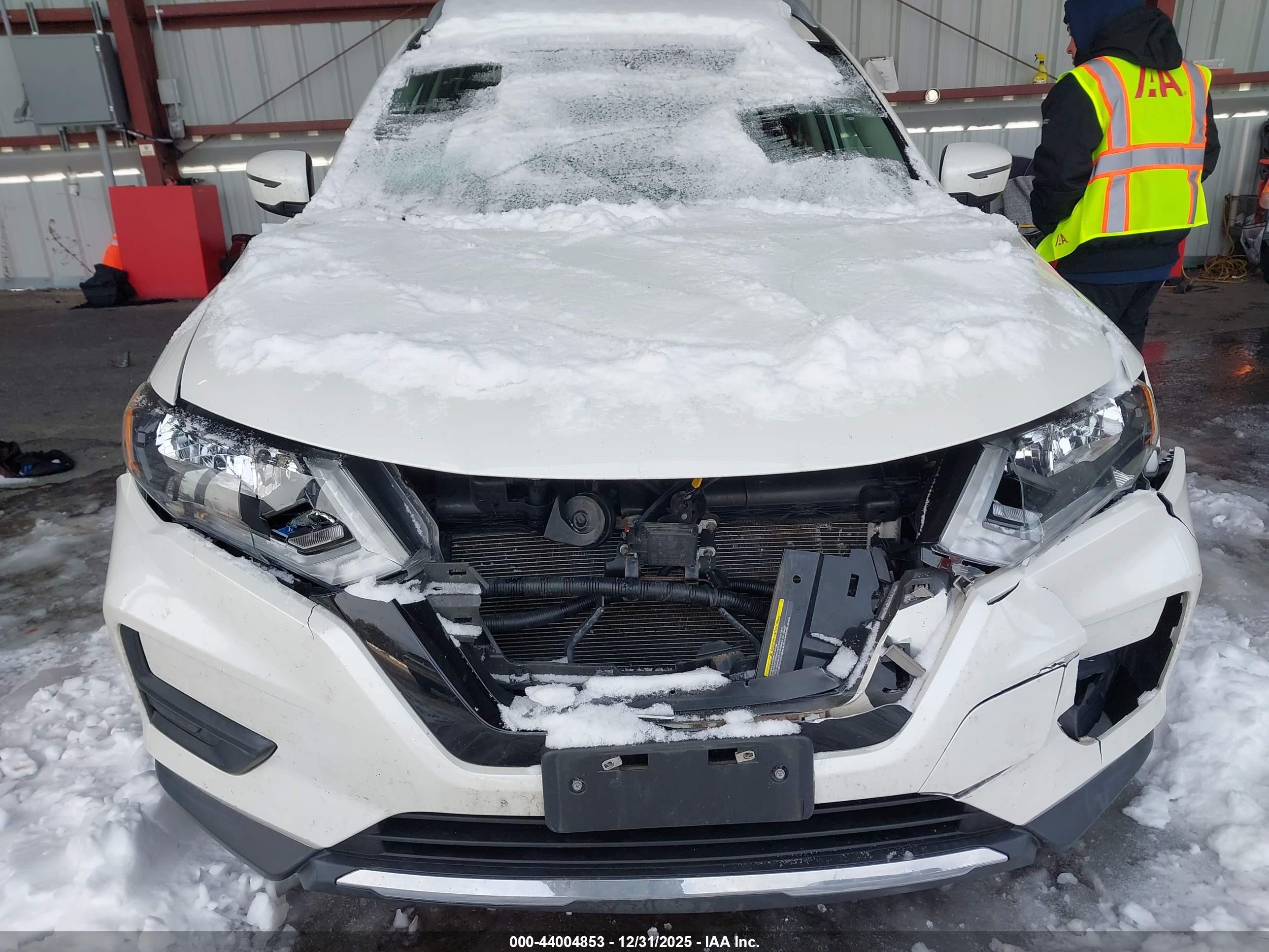 NISSAN ROGUE image 6