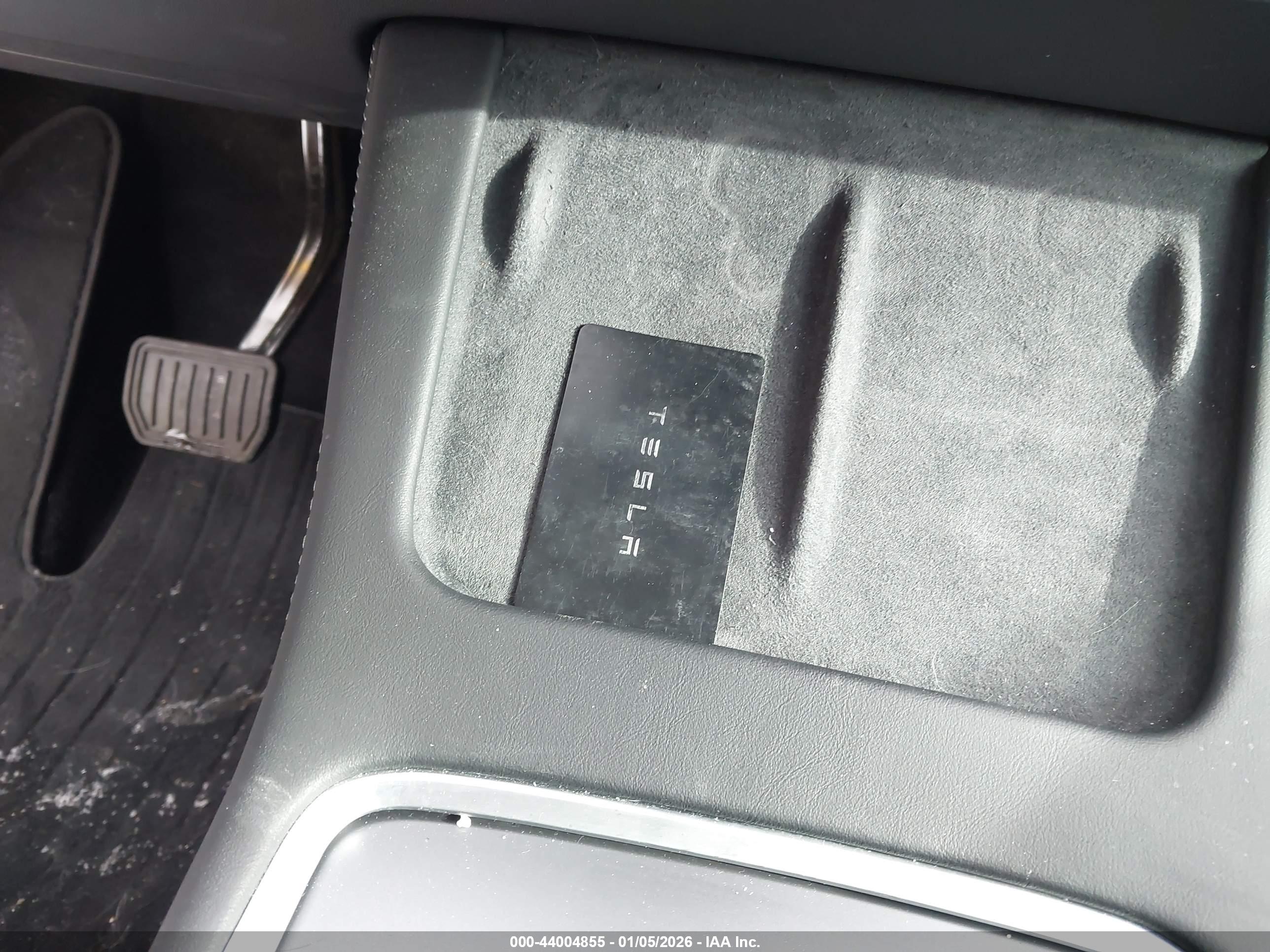 TESLA MODEL image 11