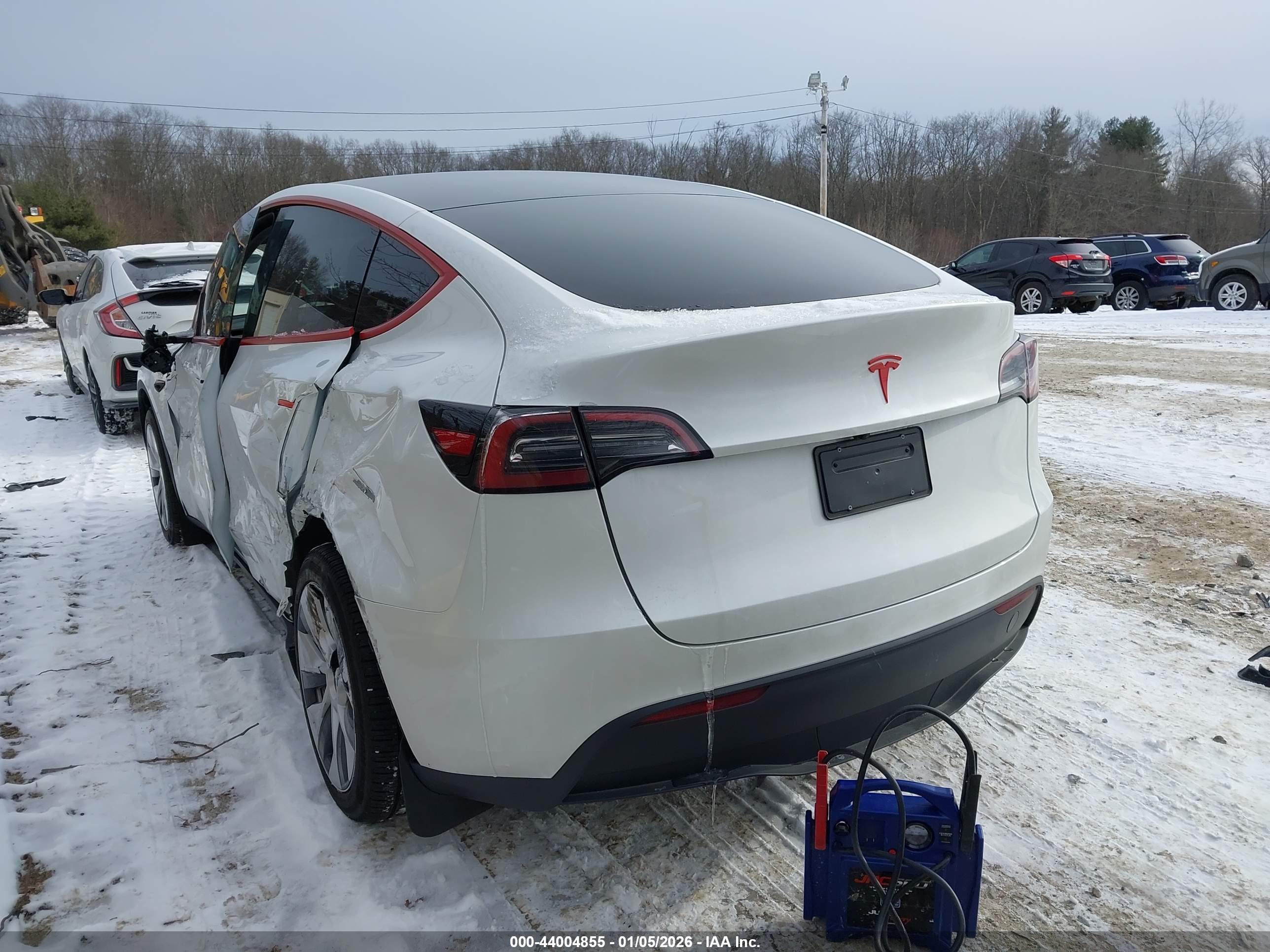 TESLA MODEL image 3