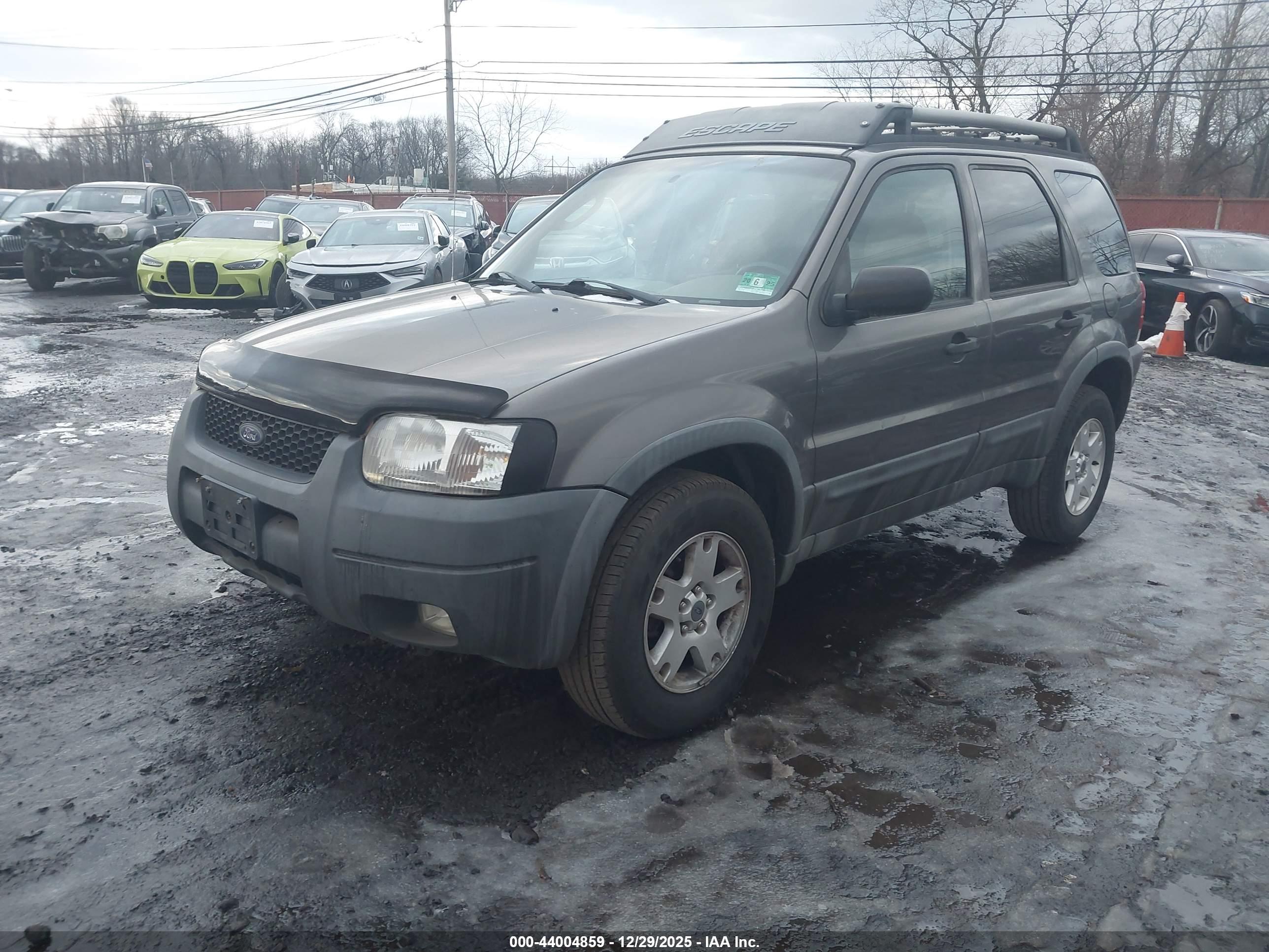 FORD ESCAPE image 2