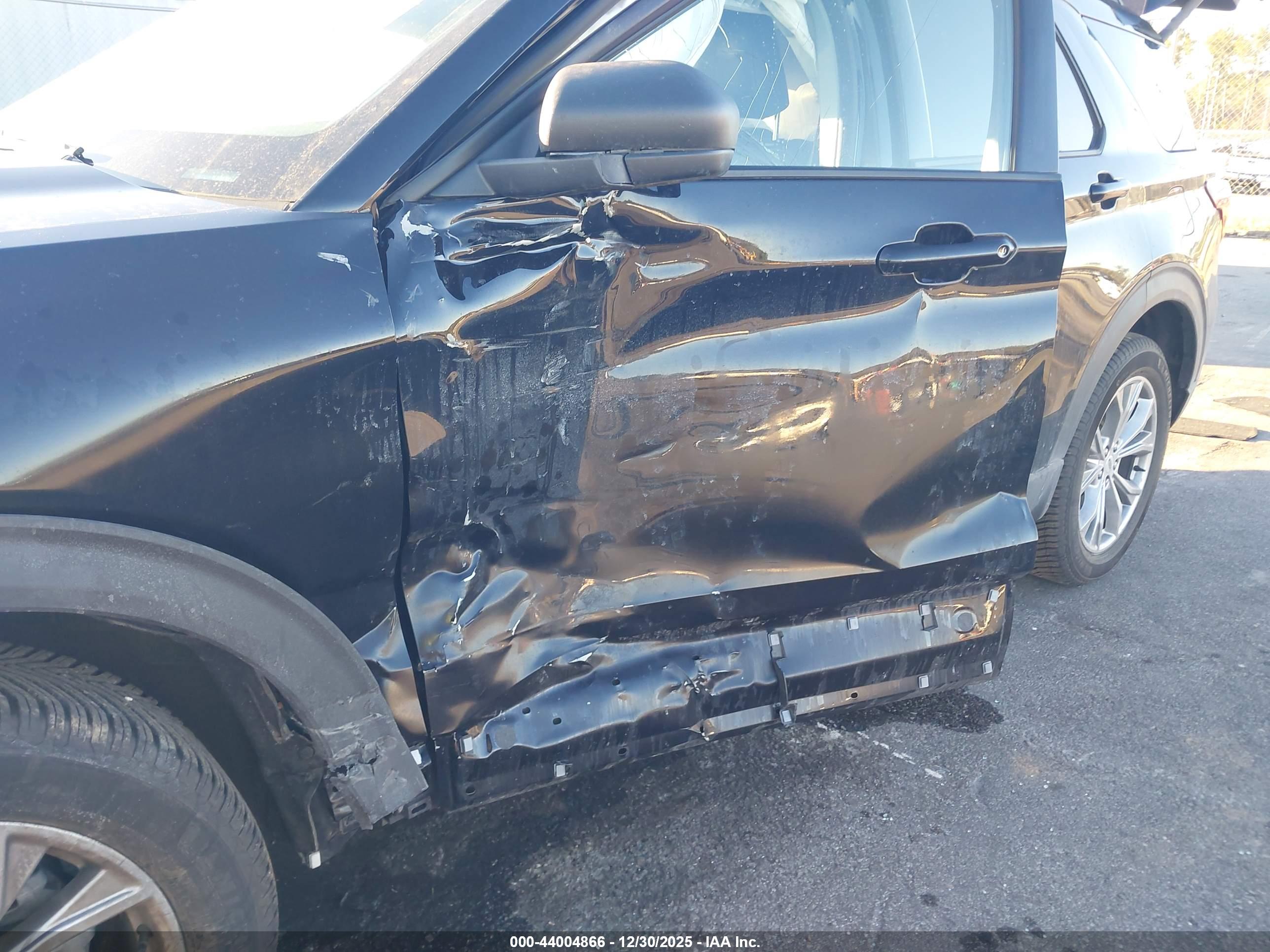 FORD EXPLORER image 6
