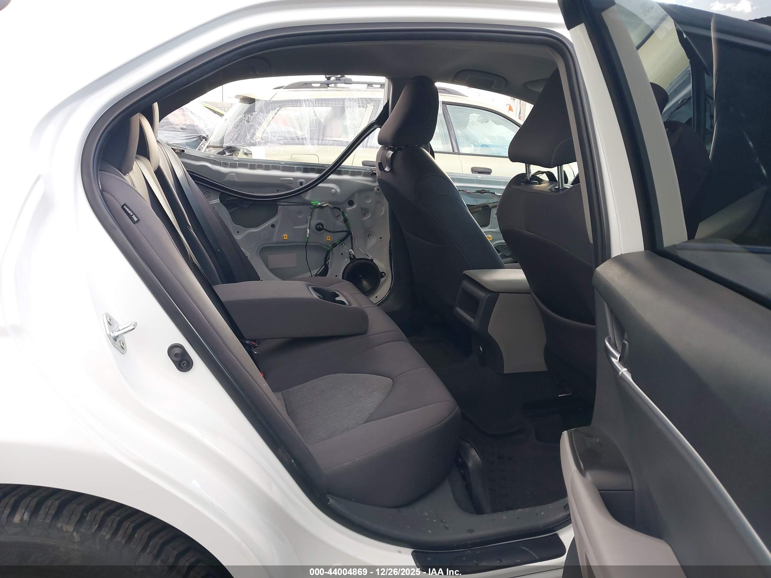 TOYOTA CAMRY image 8