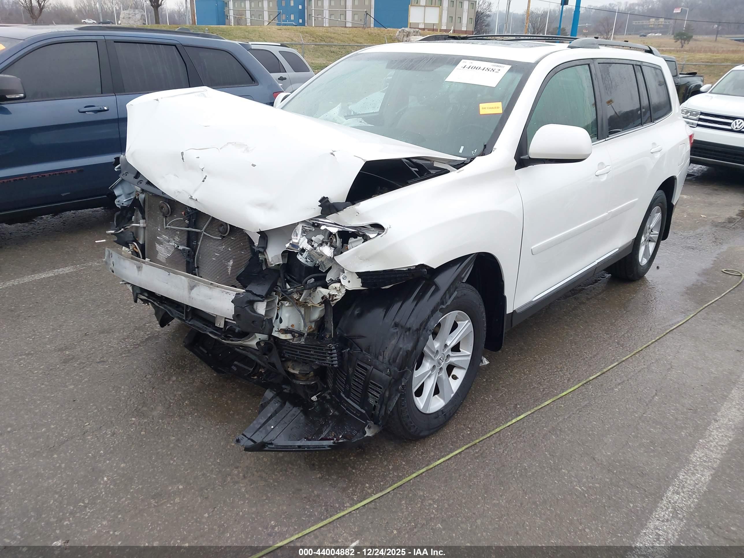 TOYOTA HIGHLANDER image 2