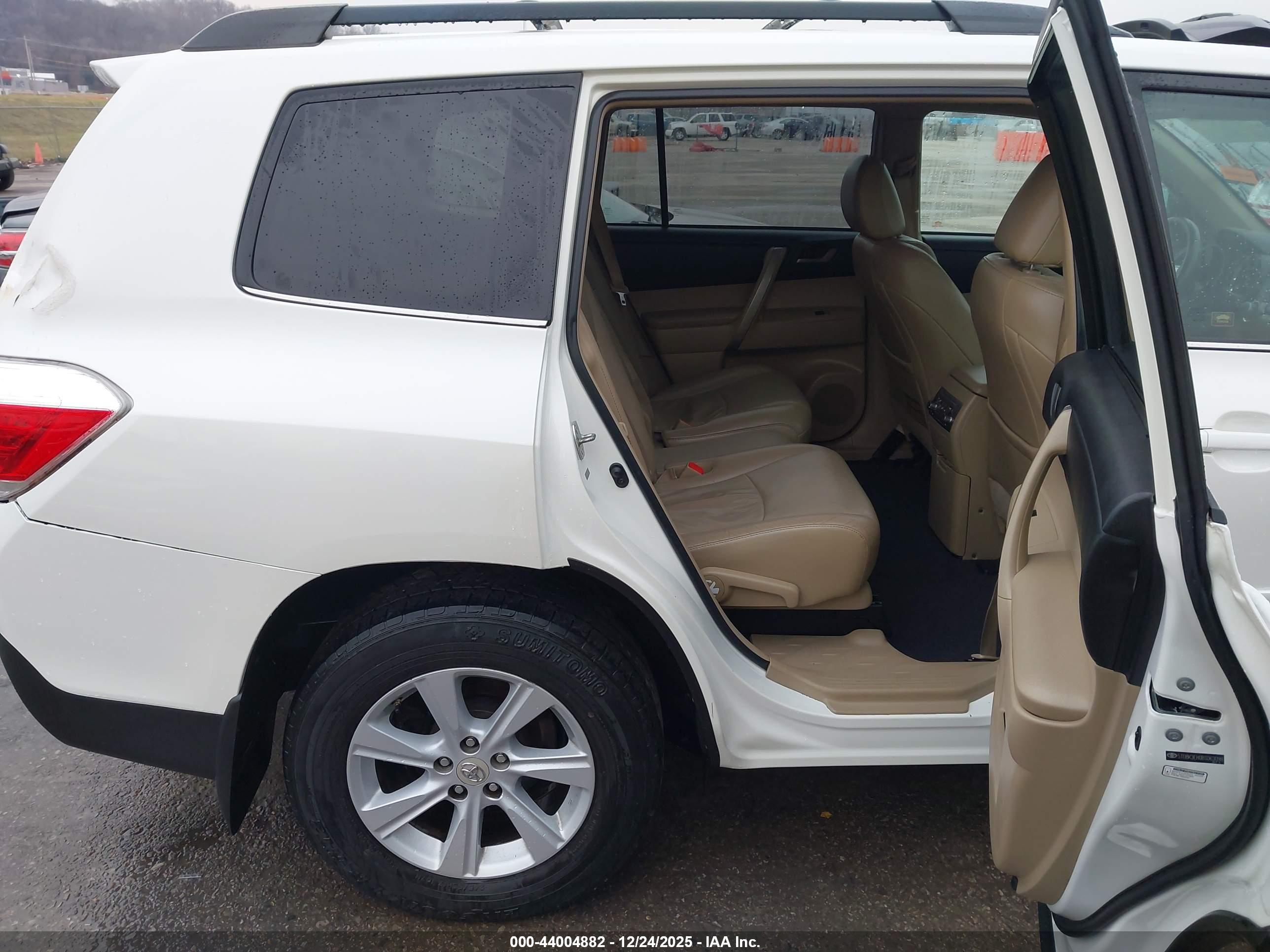 TOYOTA HIGHLANDER image 8