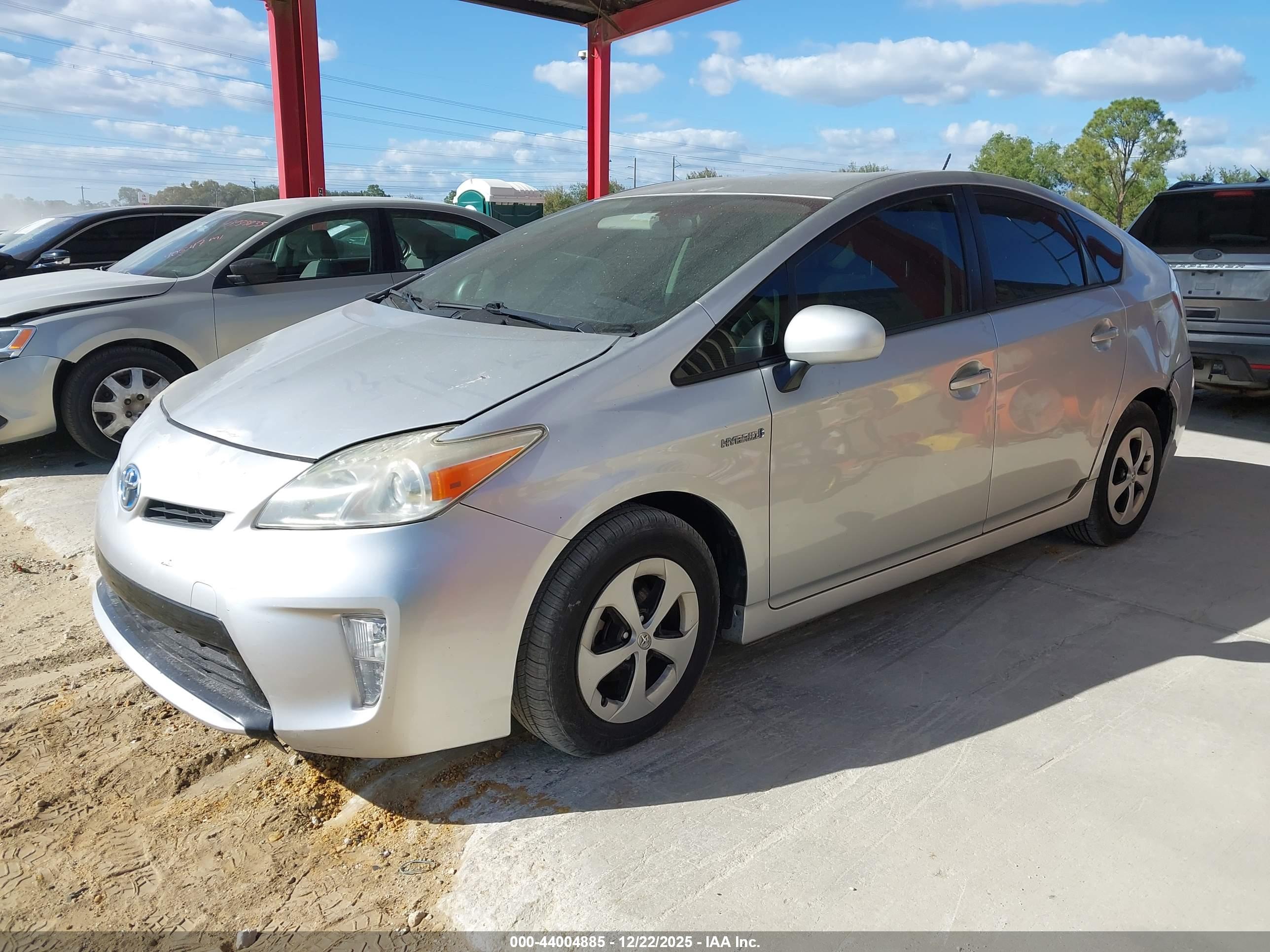 TOYOTA PRIUS image 2