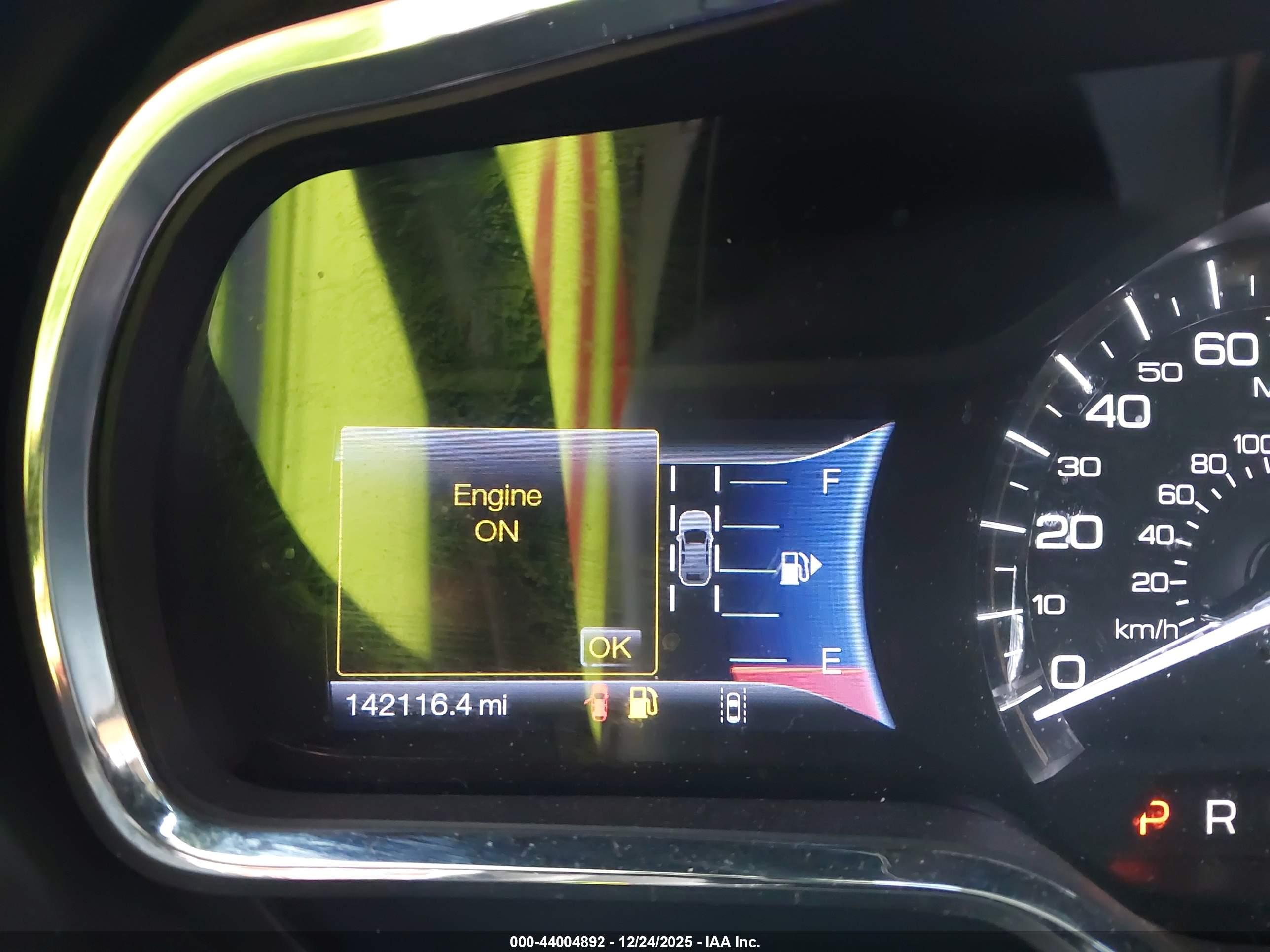 LINCOLN MKT image 7