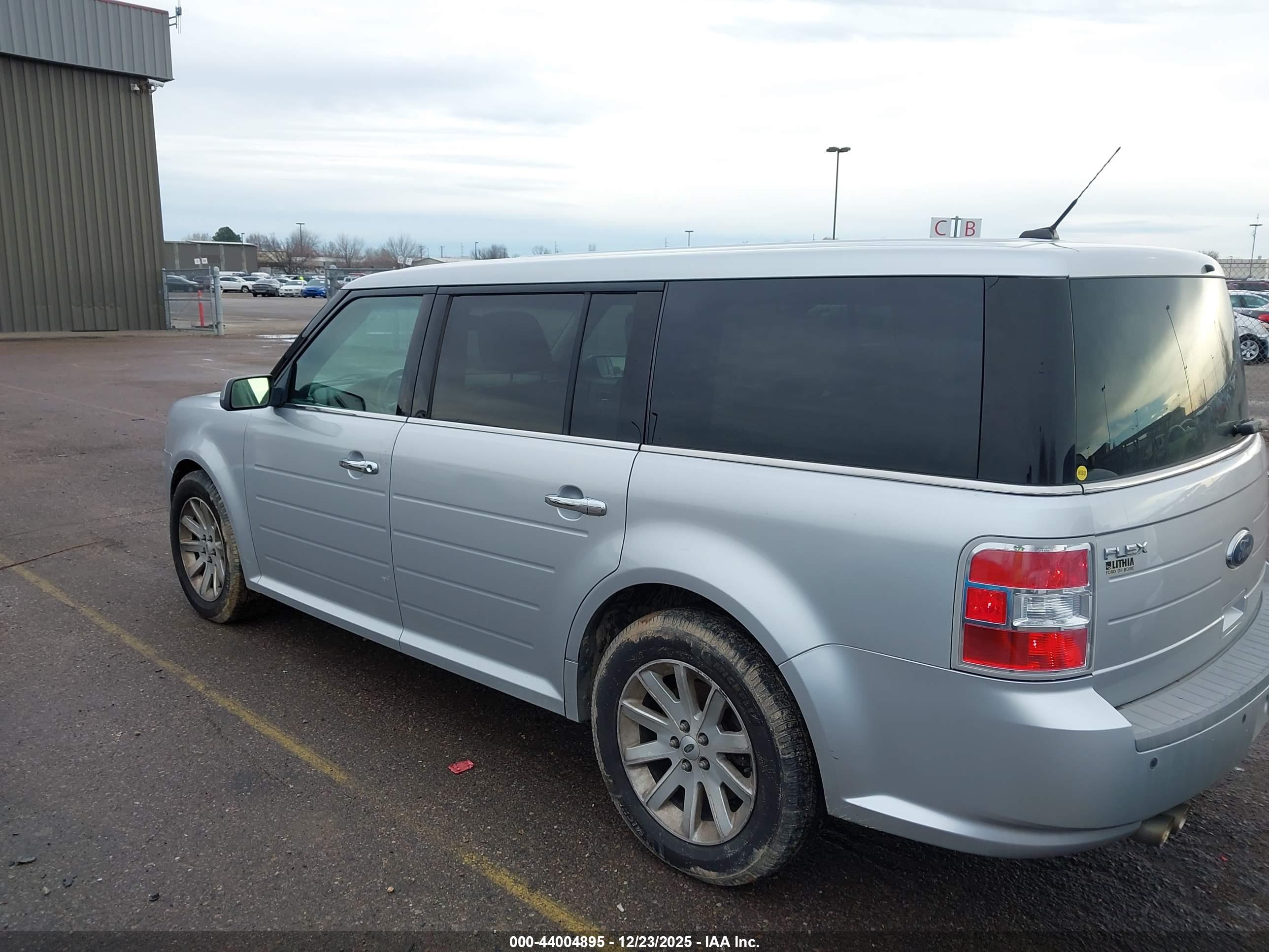 FORD FLEX image 3