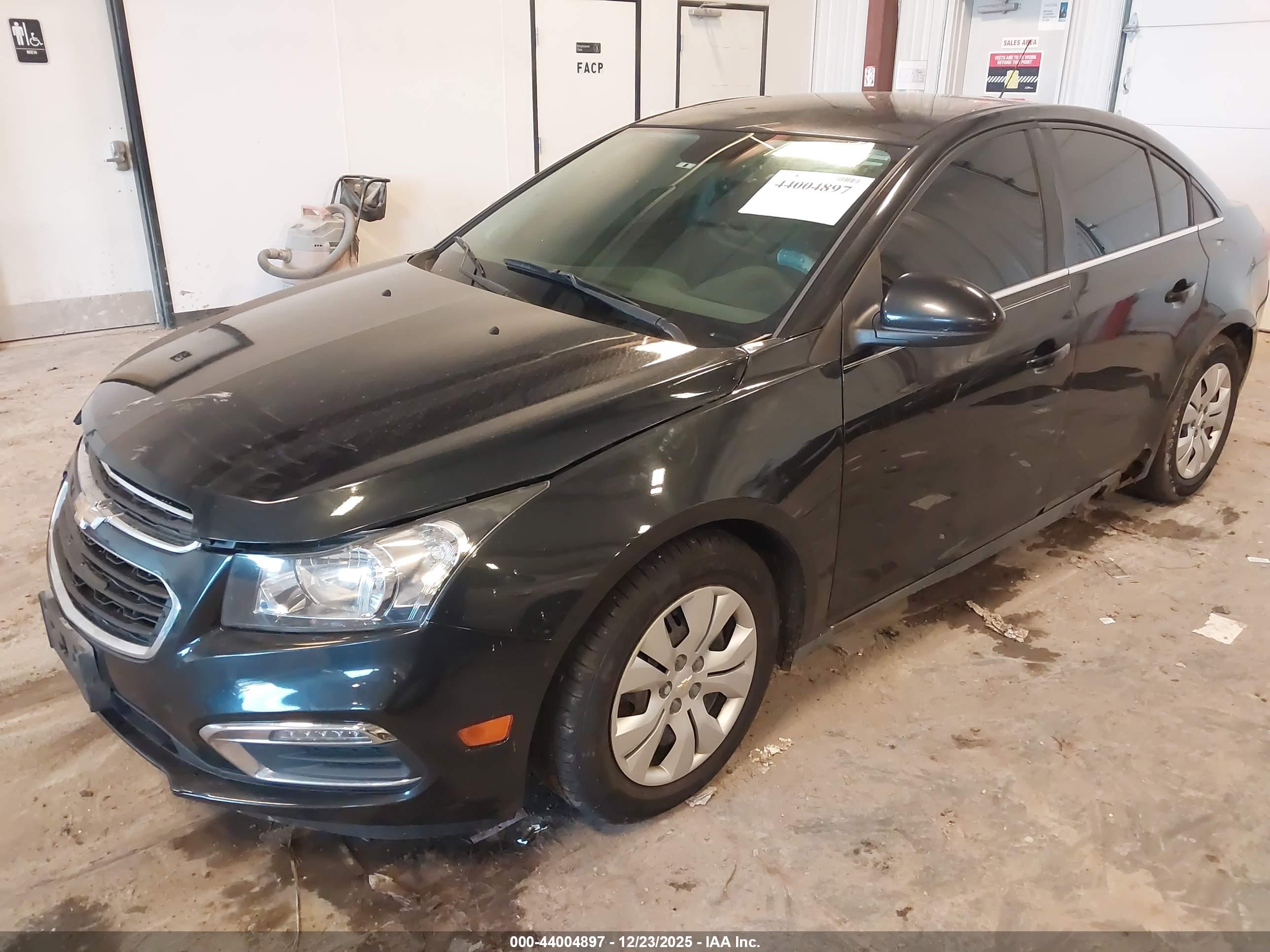 CHEVROLET CRUZE image 2