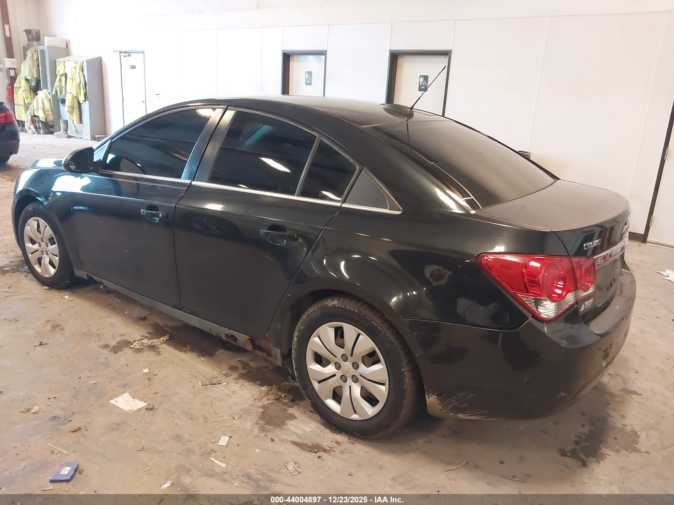 CHEVROLET CRUZE image 3