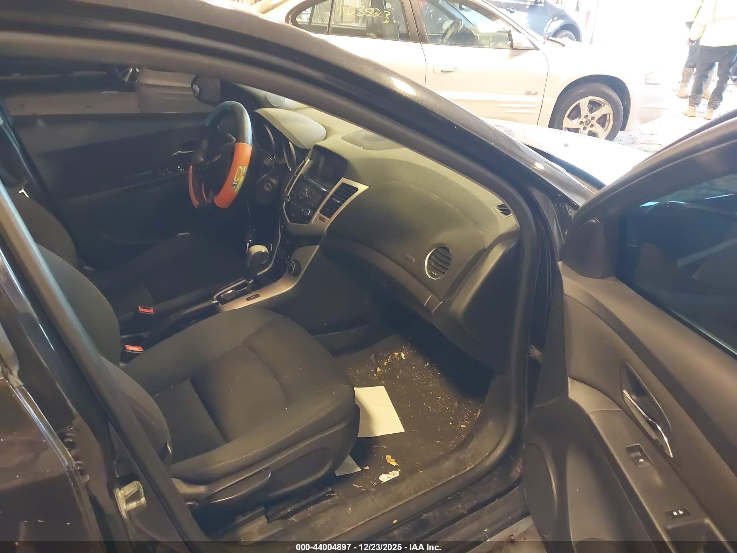 CHEVROLET CRUZE image 5