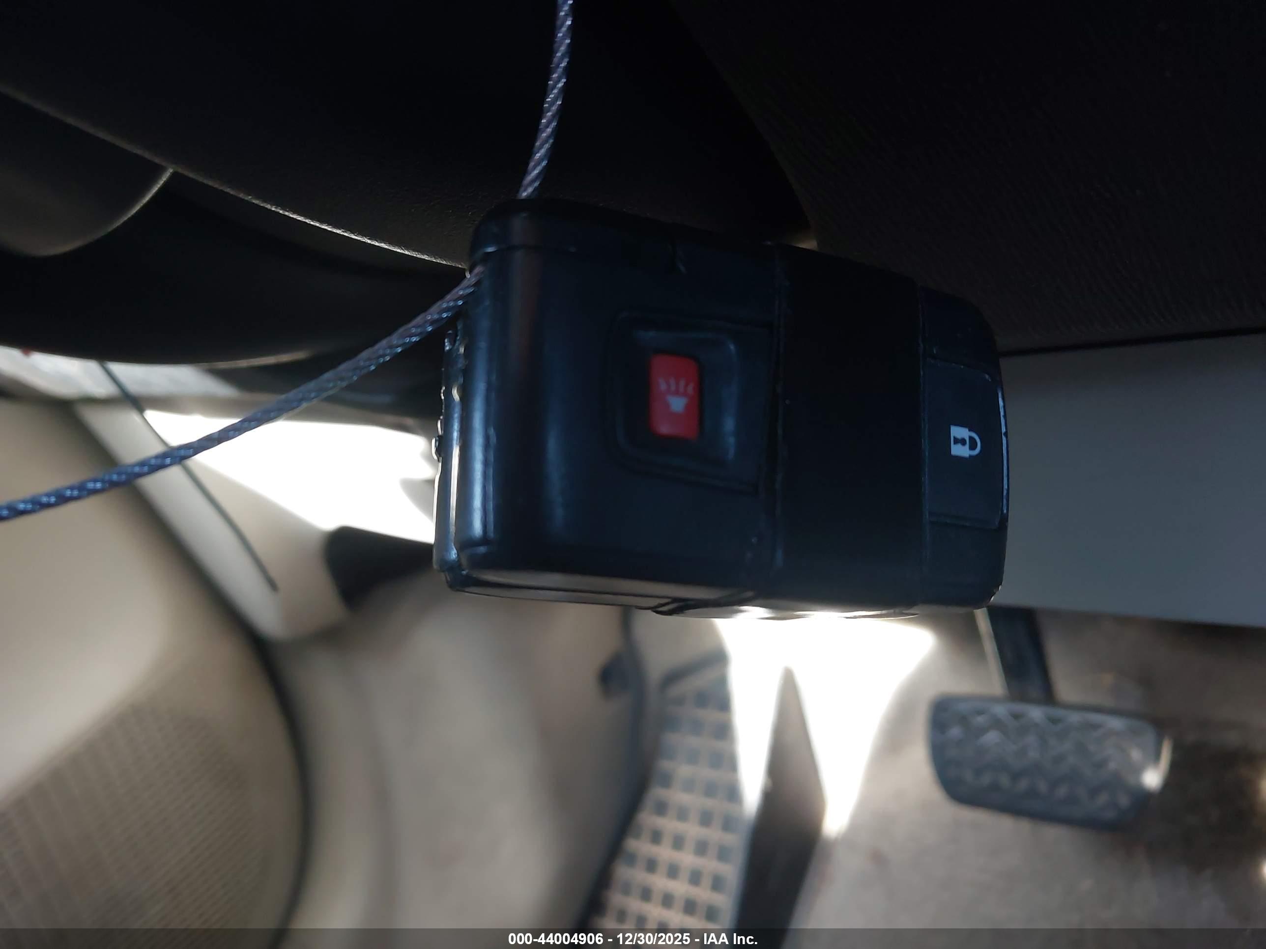 TOYOTA PRIUS image 11