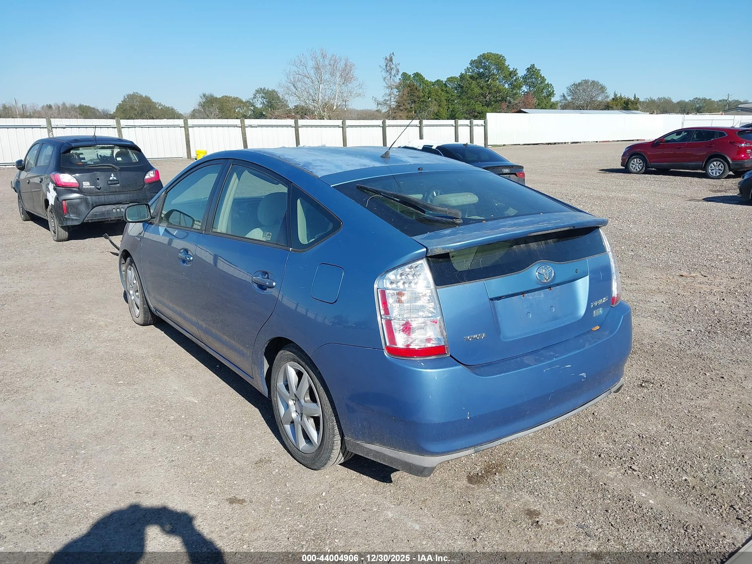 TOYOTA PRIUS image 3