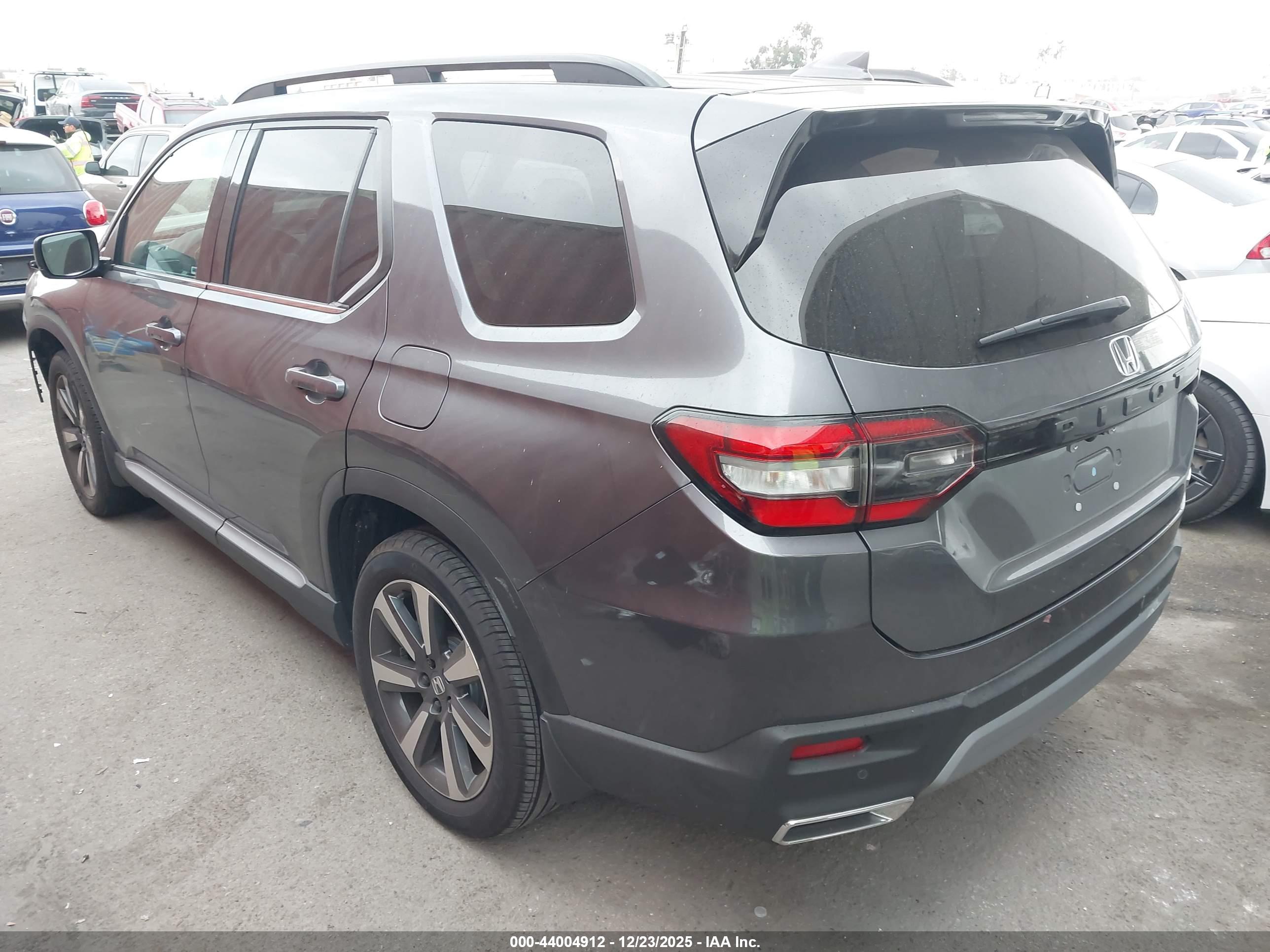HONDA PILOT image 3