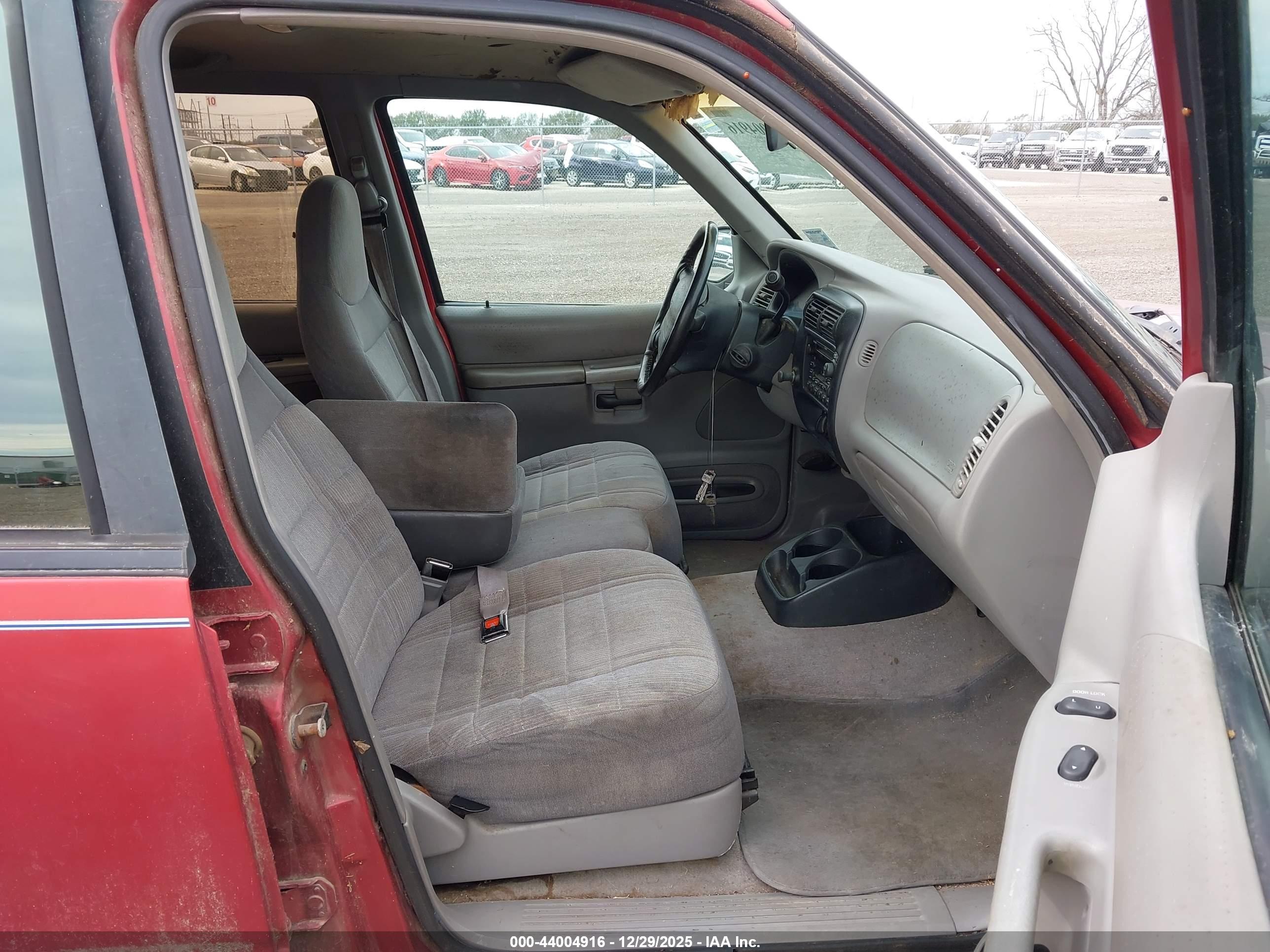FORD EXPLORER image 5