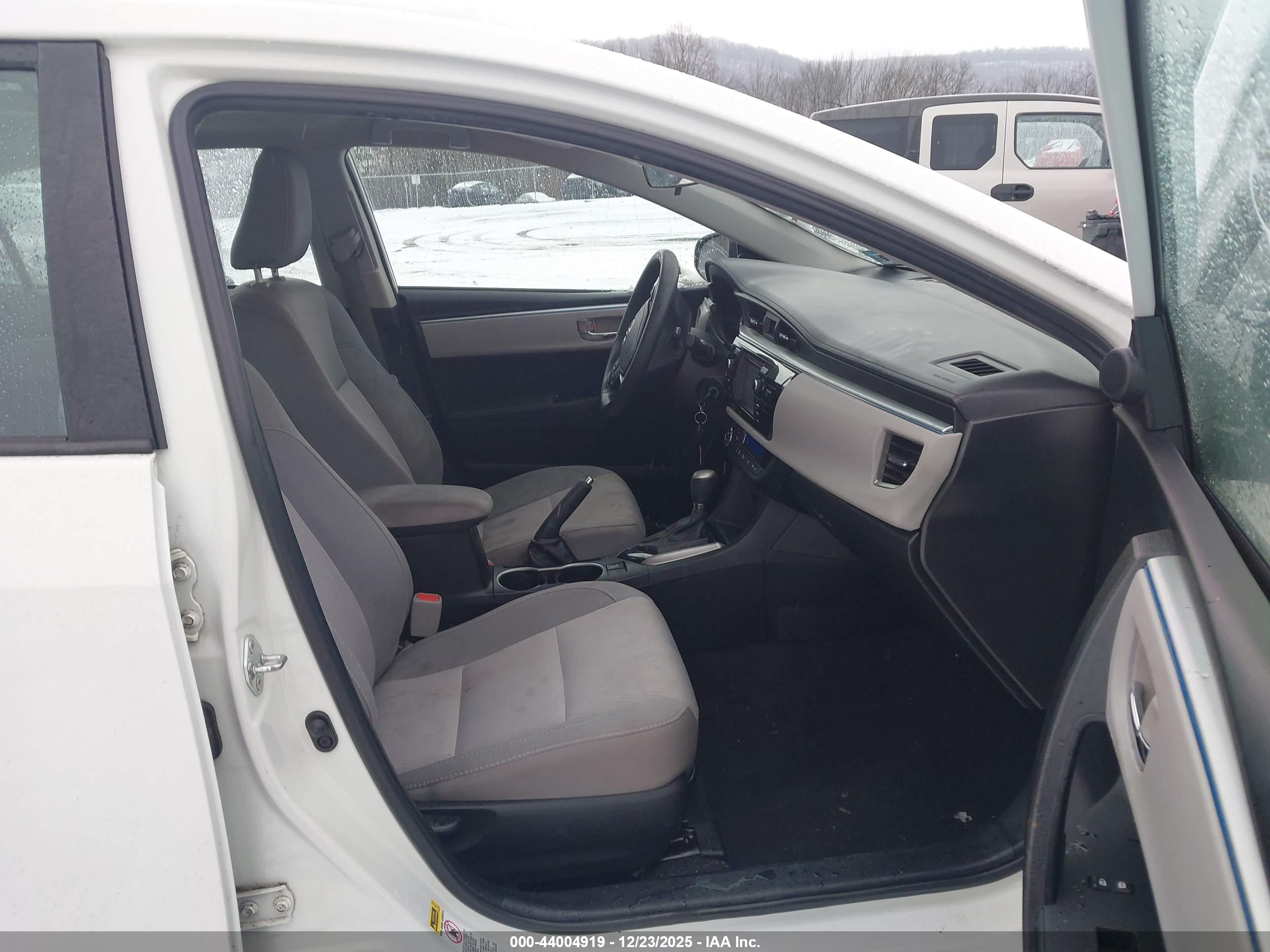 TOYOTA COROLLA image 5