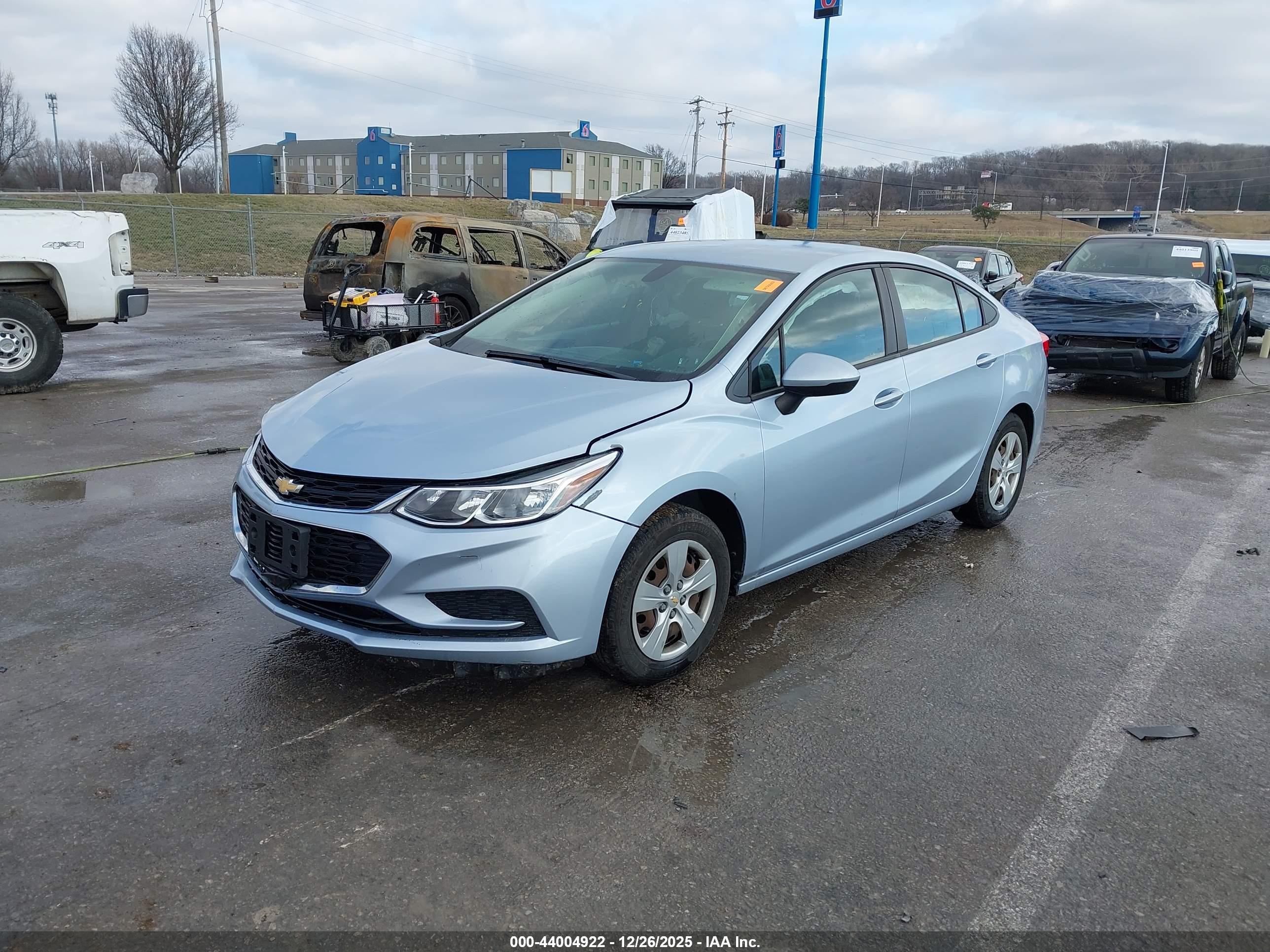 CHEVROLET CRUZE image 2