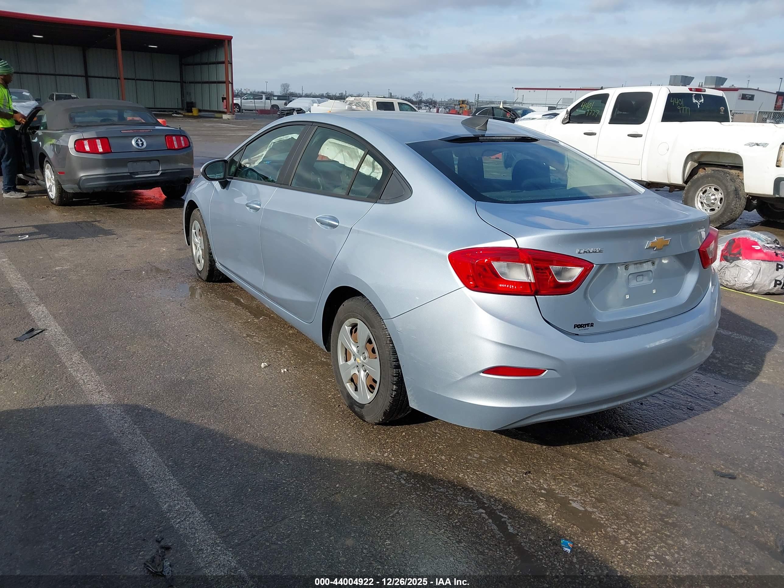 CHEVROLET CRUZE image 3