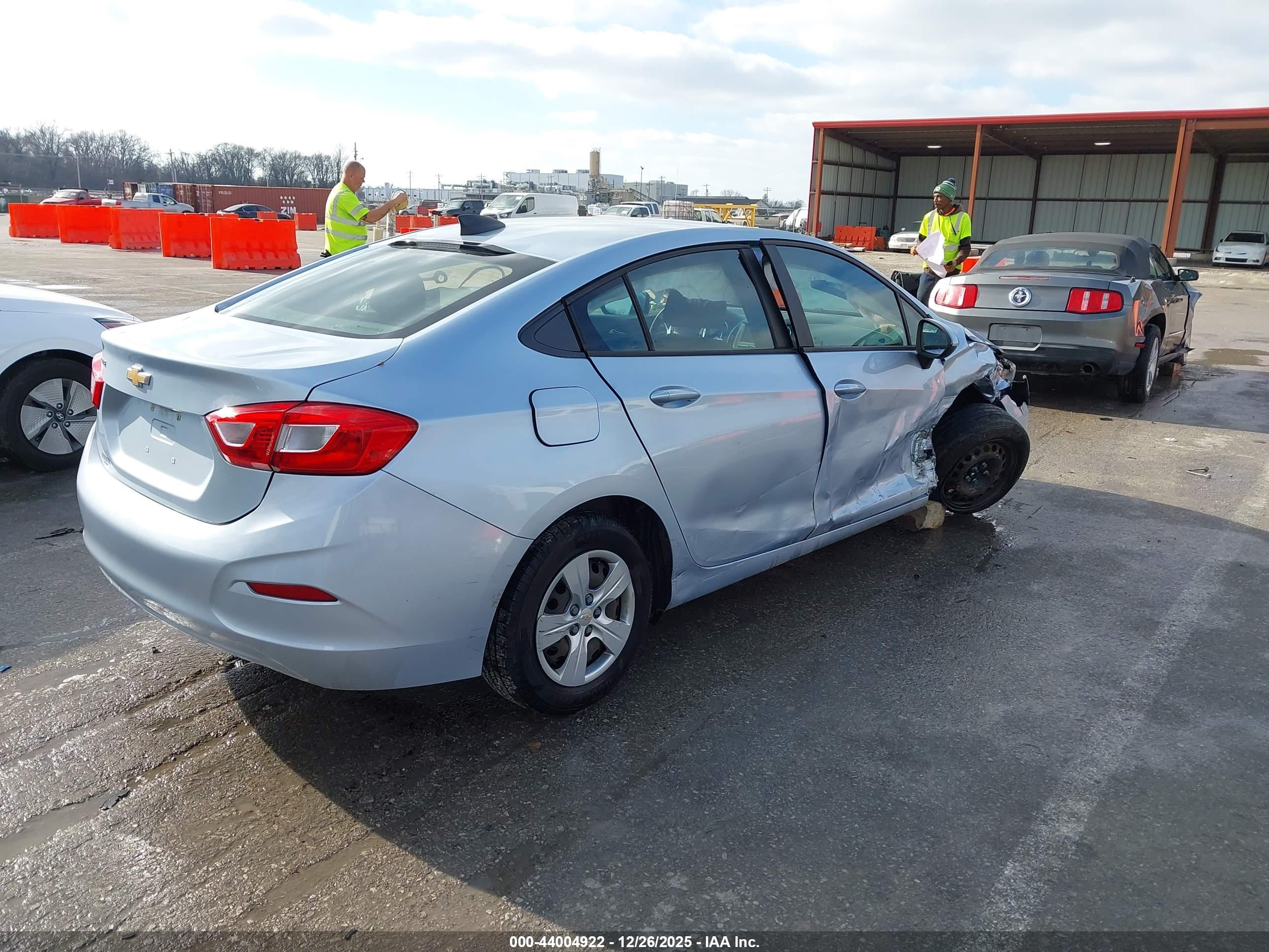 CHEVROLET CRUZE image 4