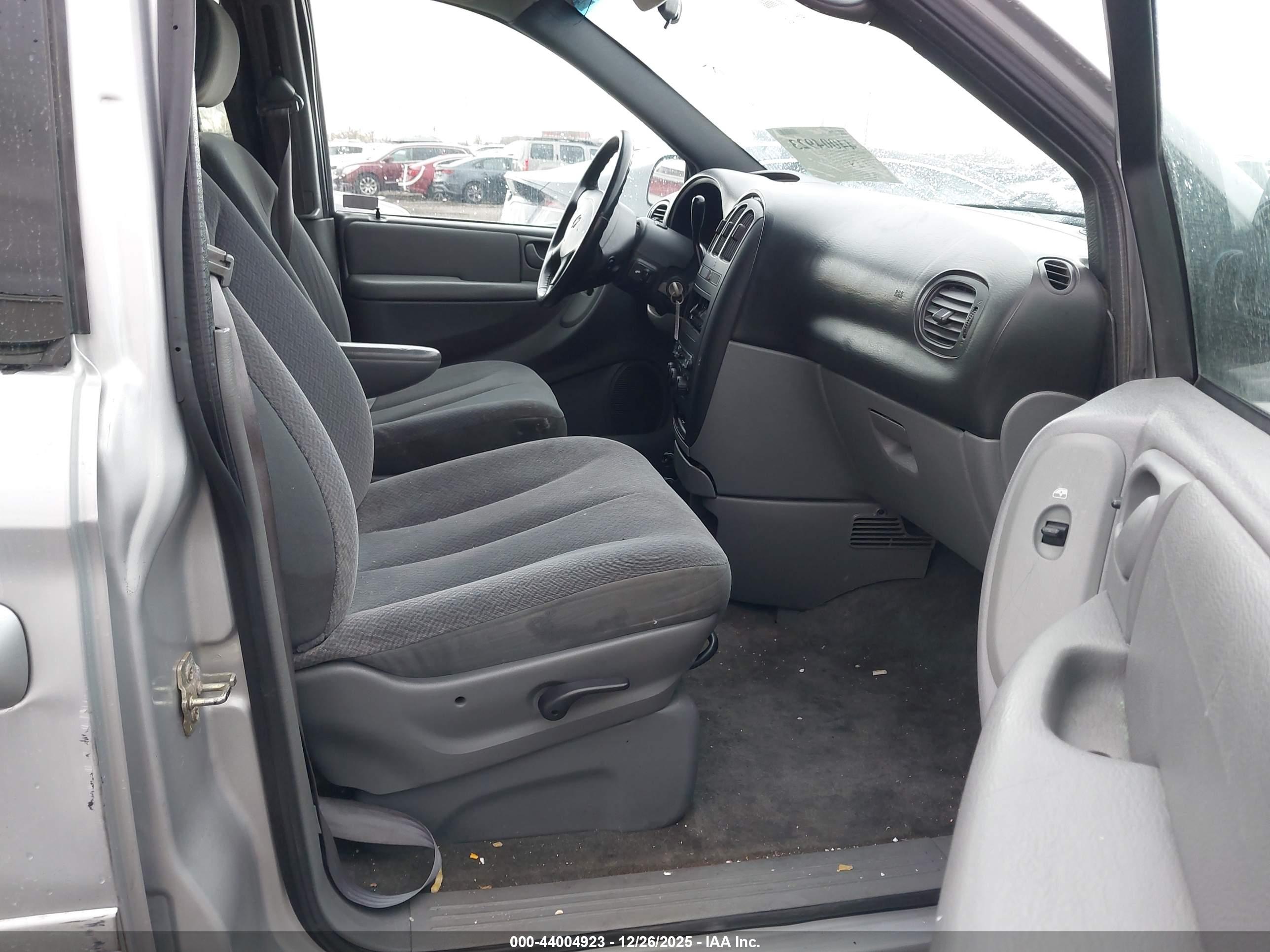 DODGE GRAND image 5