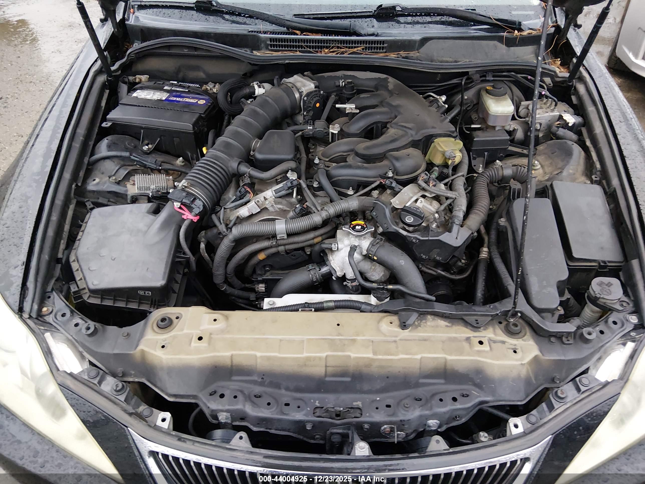 LEXUS IS image 10
