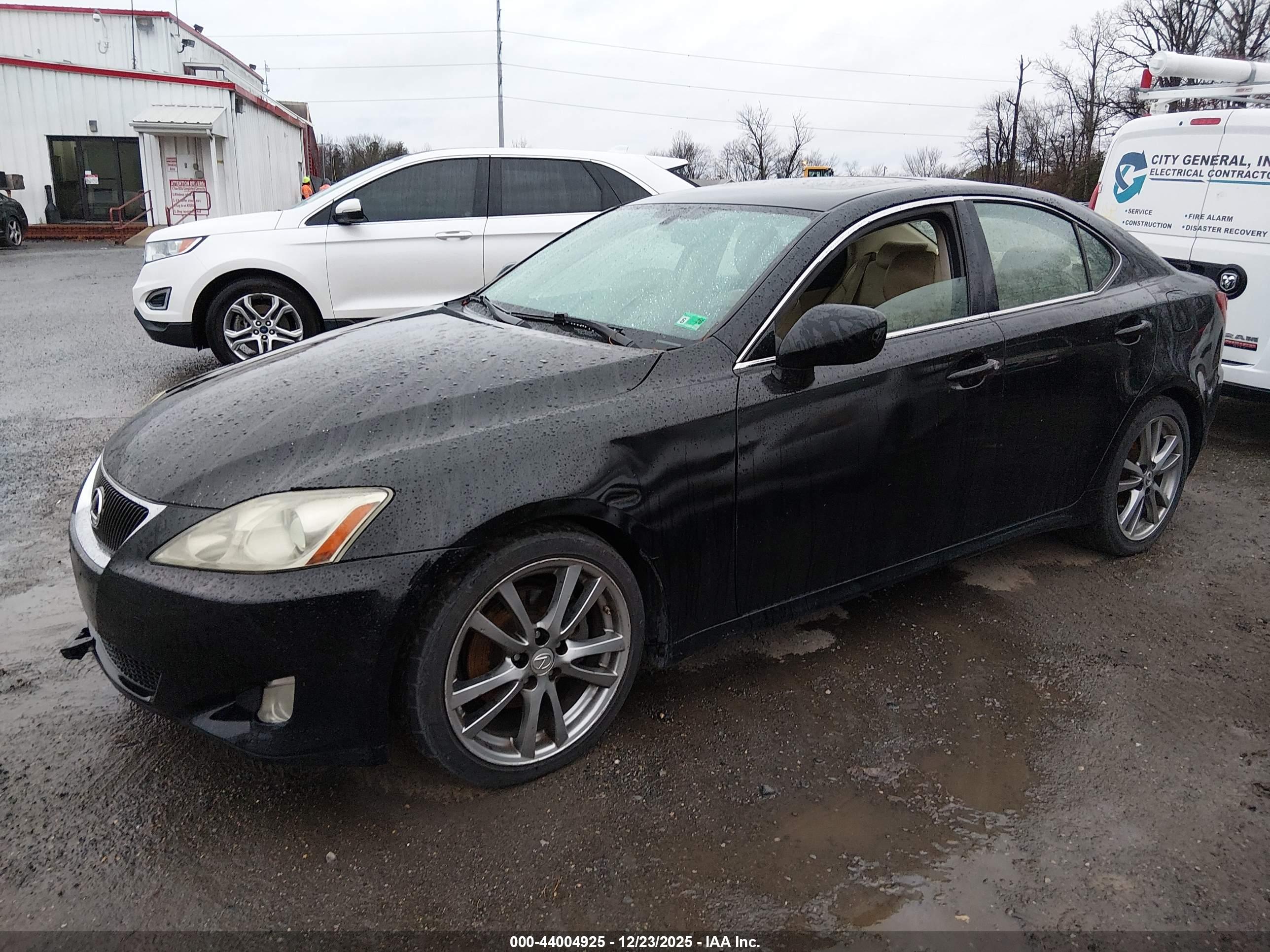 LEXUS IS image 2
