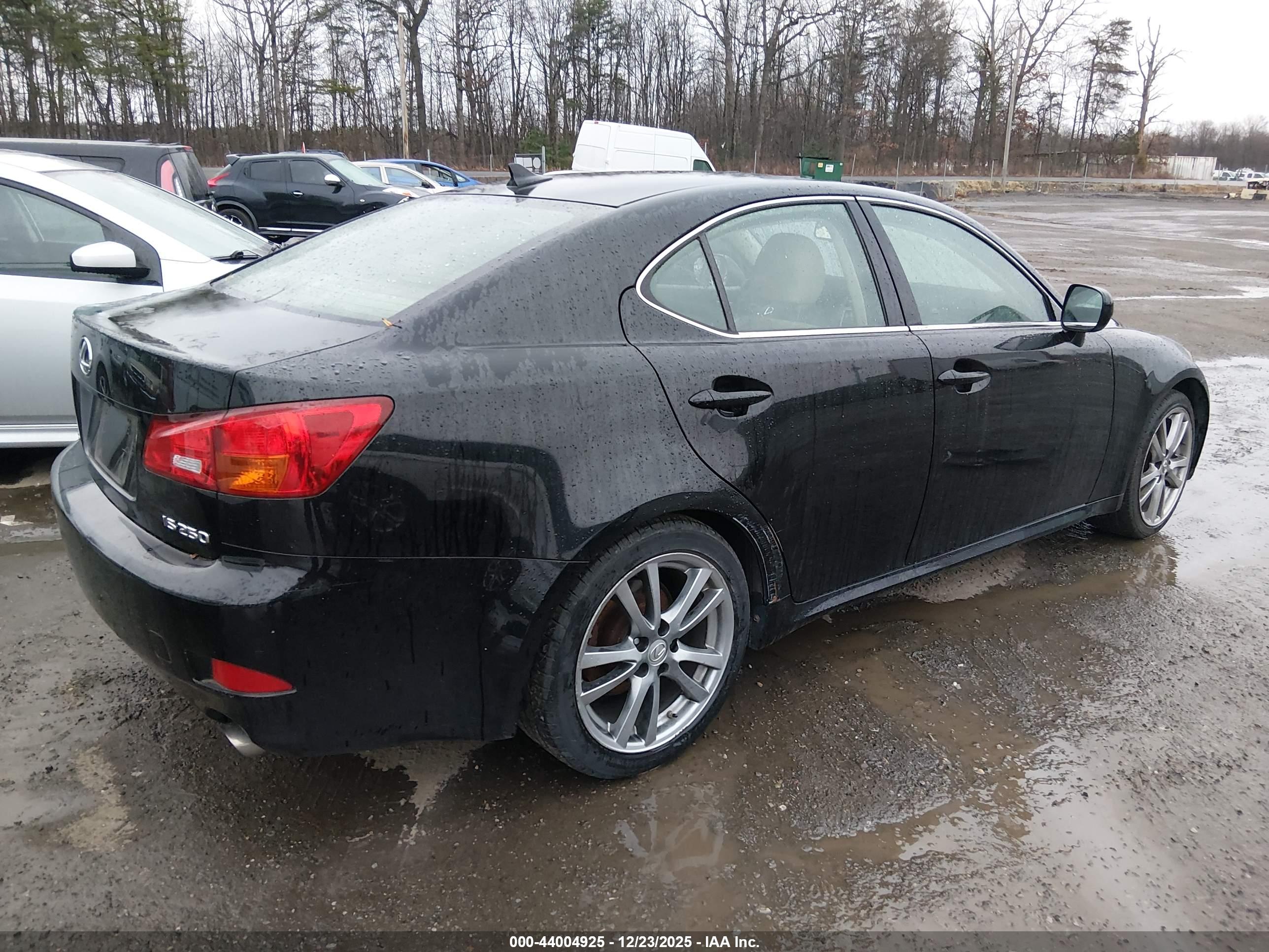 LEXUS IS image 4