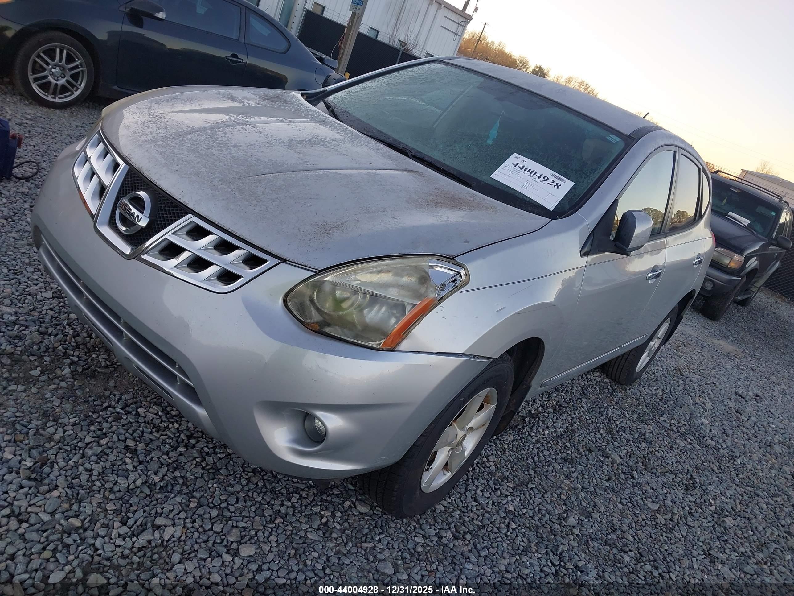 NISSAN ROGUE image 2