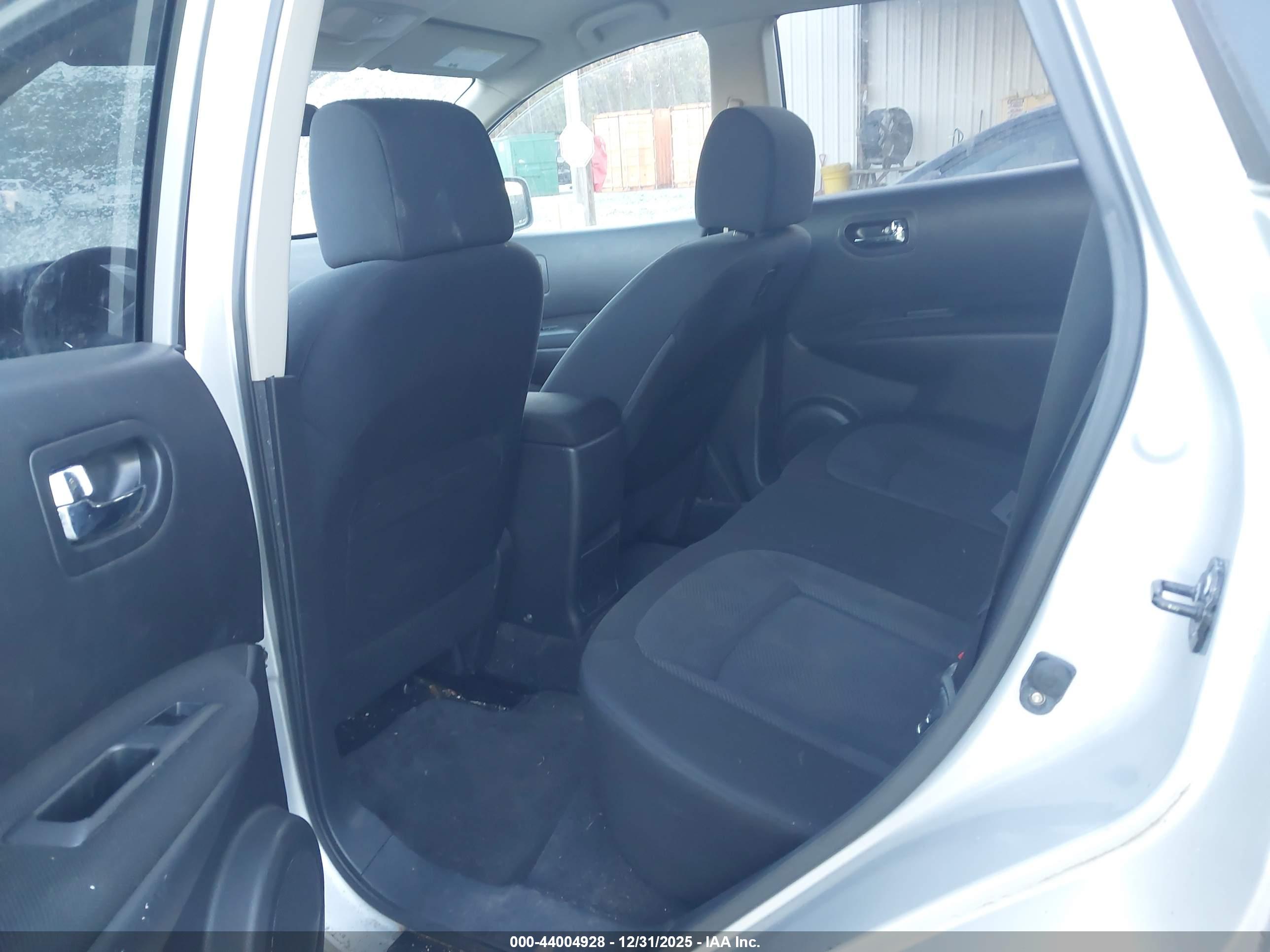 NISSAN ROGUE image 8