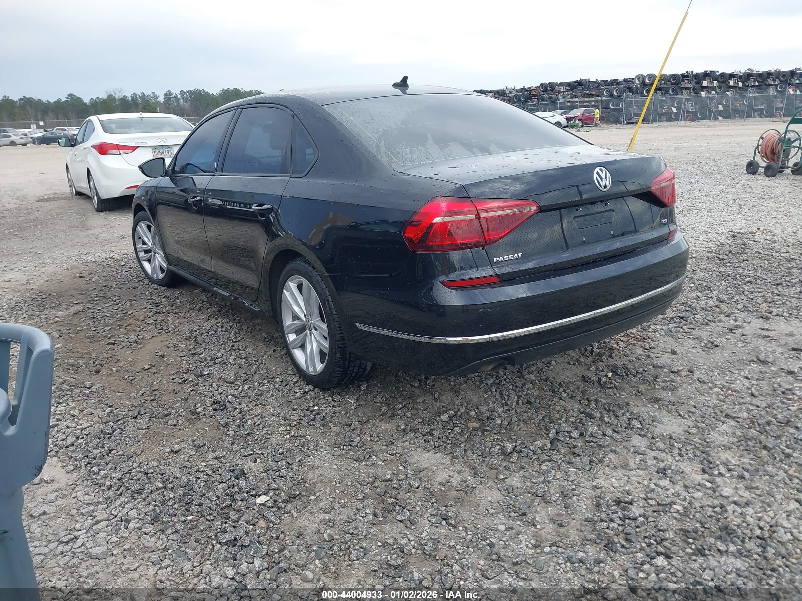 VOLKSWAGEN PASSAT image 3