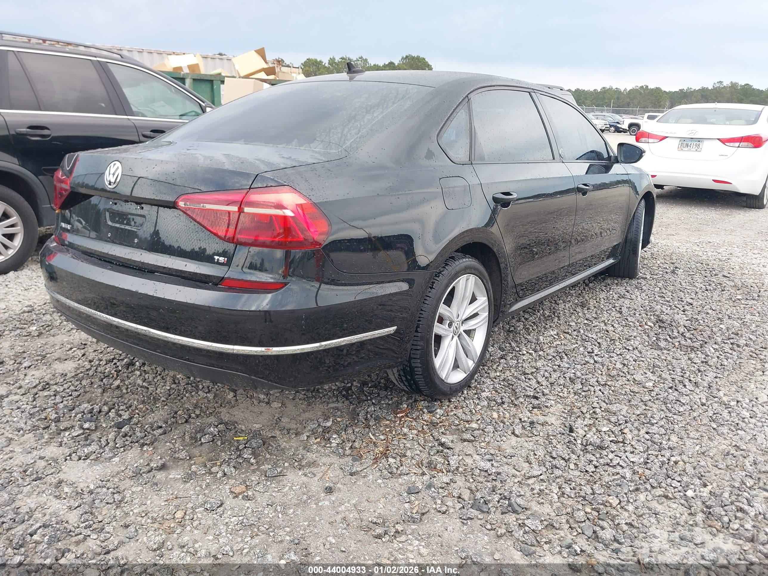 VOLKSWAGEN PASSAT image 4