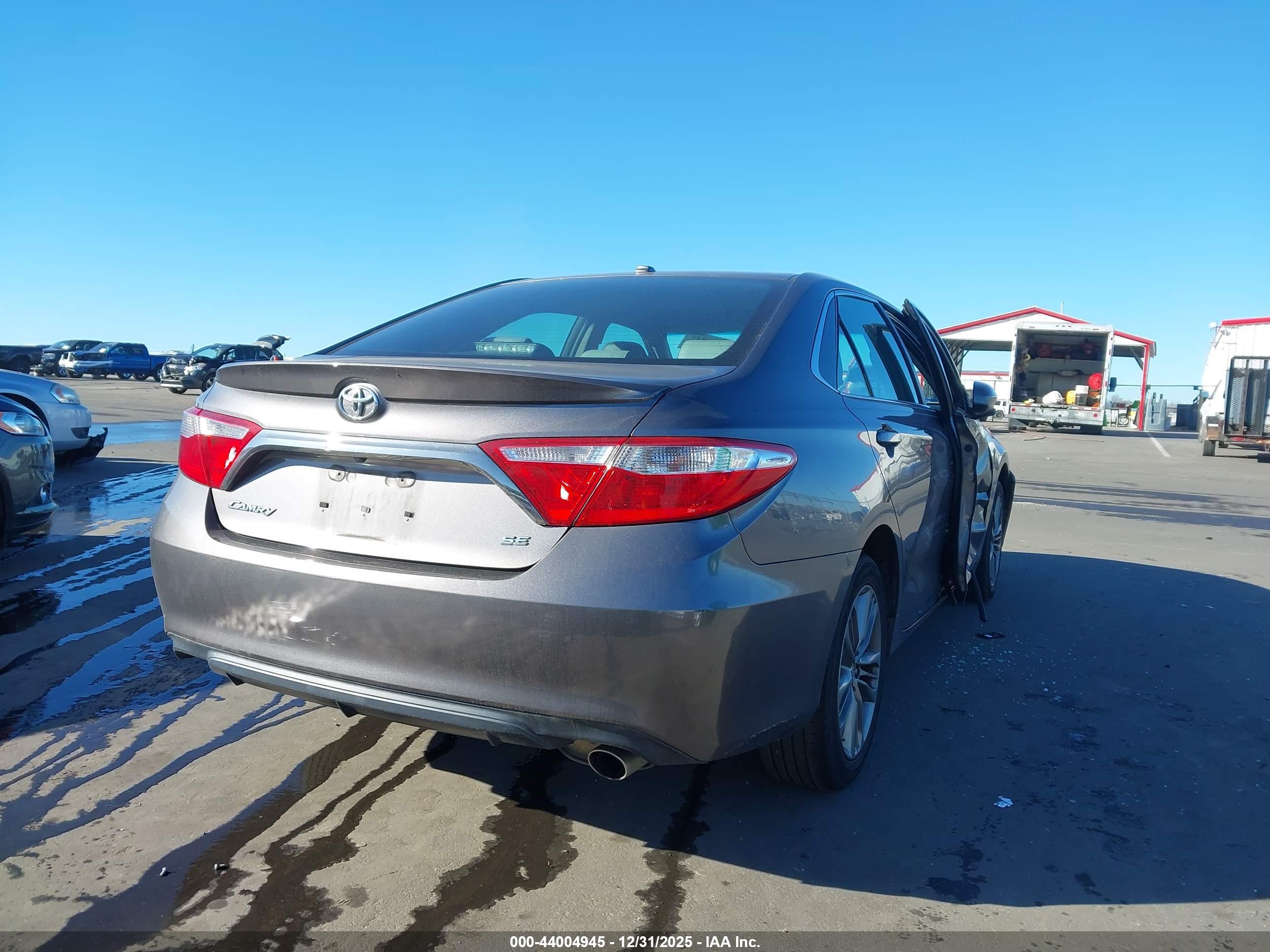 TOYOTA CAMRY image 4