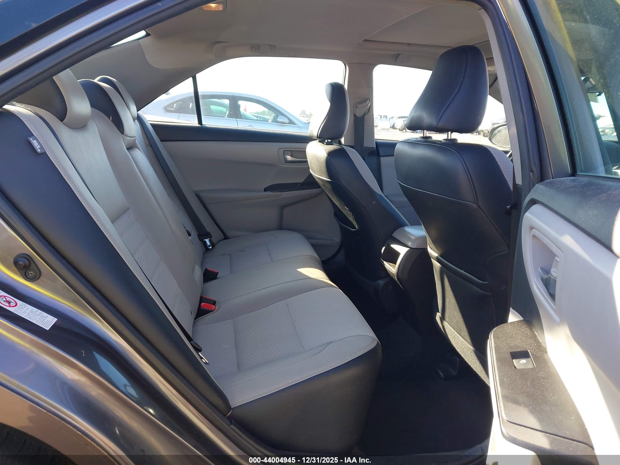 TOYOTA CAMRY image 8