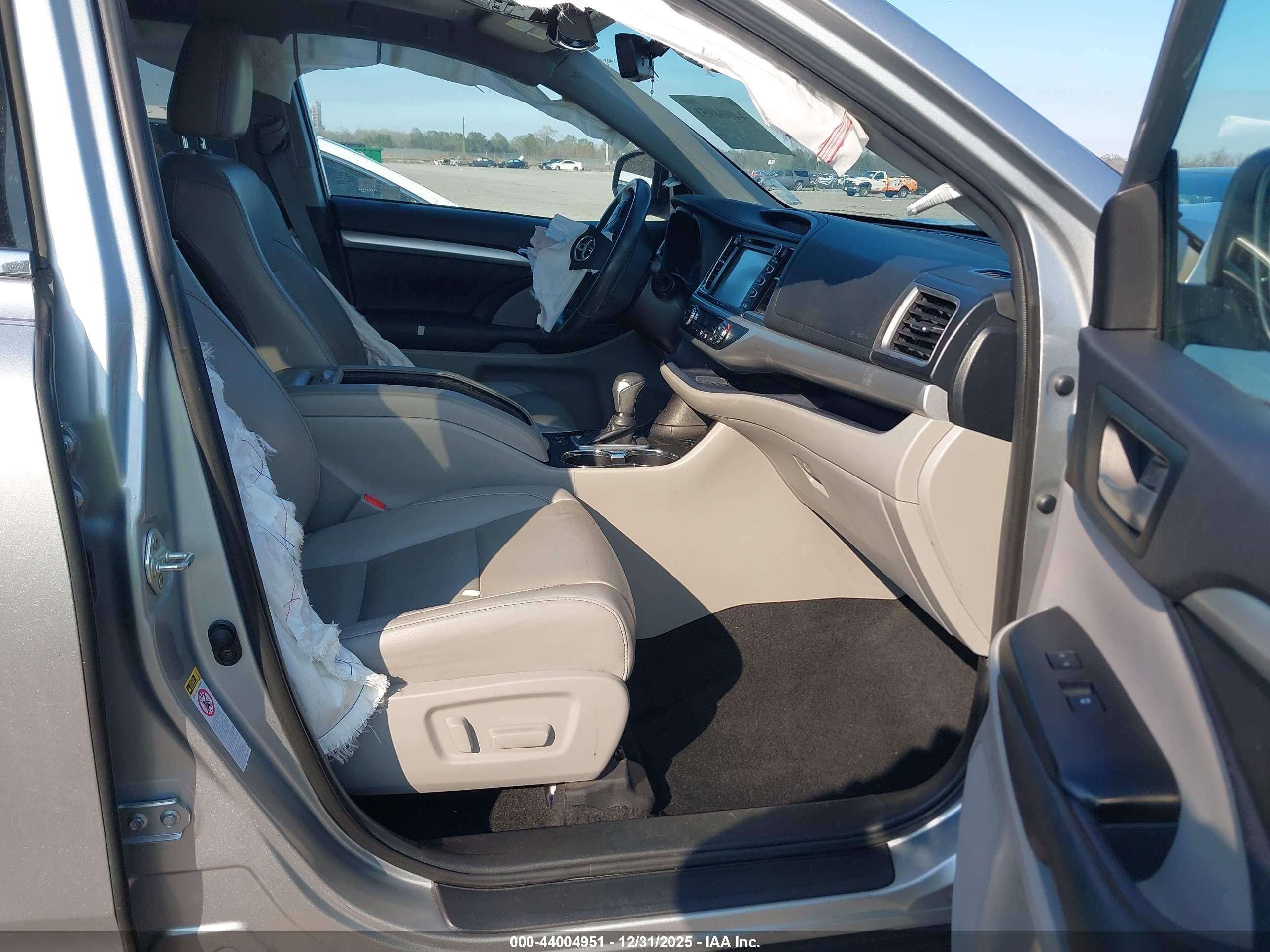 TOYOTA HIGHLANDER image 5