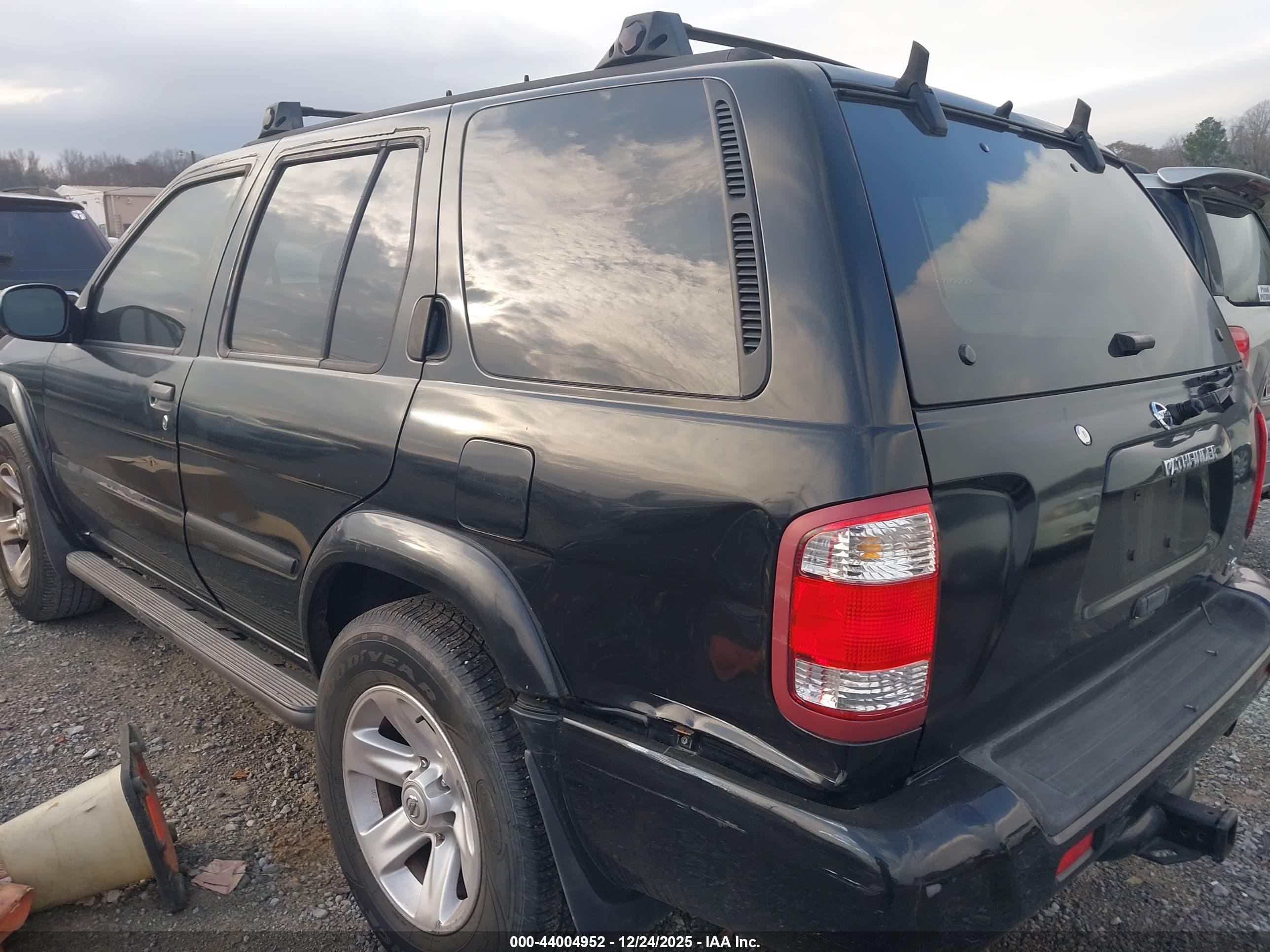 NISSAN PATHFINDER image 3