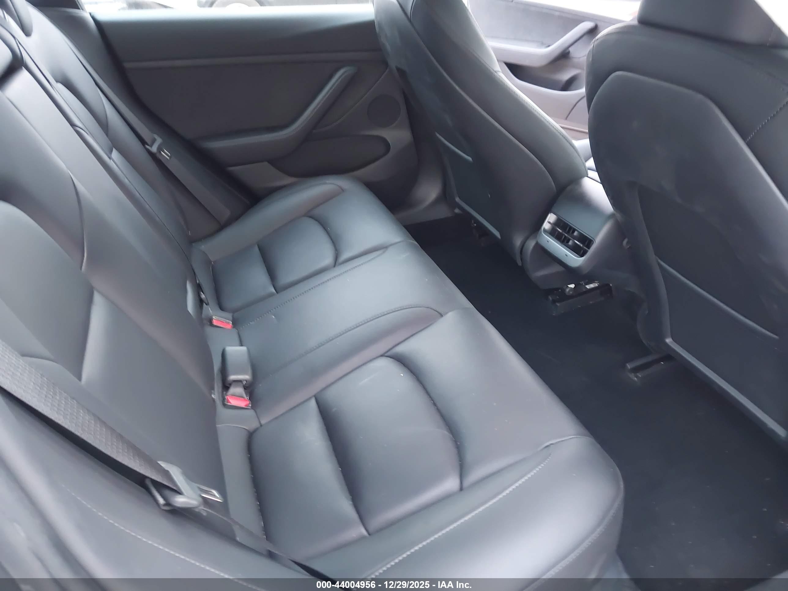 TESLA MODEL image 8
