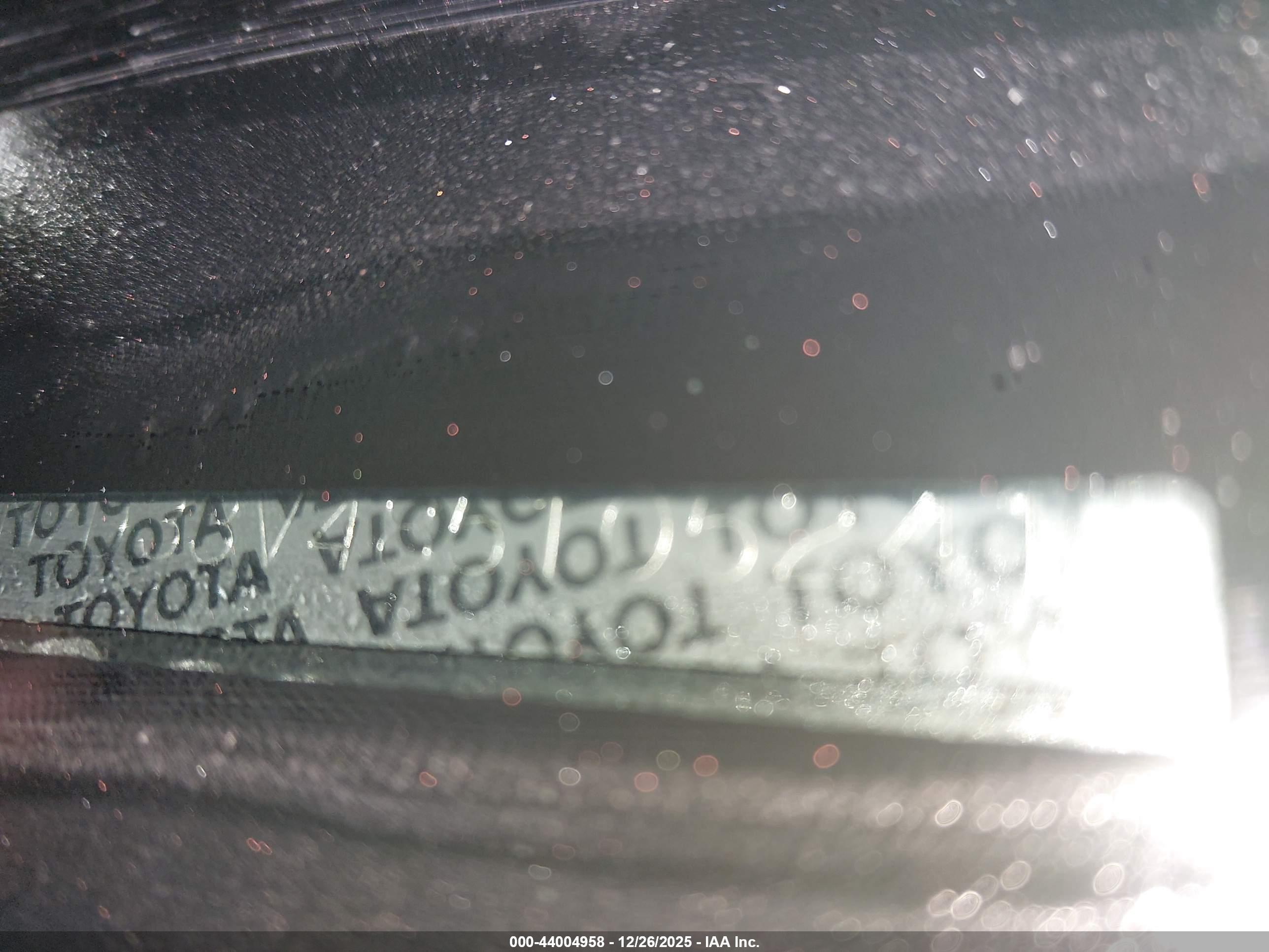 TOYOTA RAV4 image 9