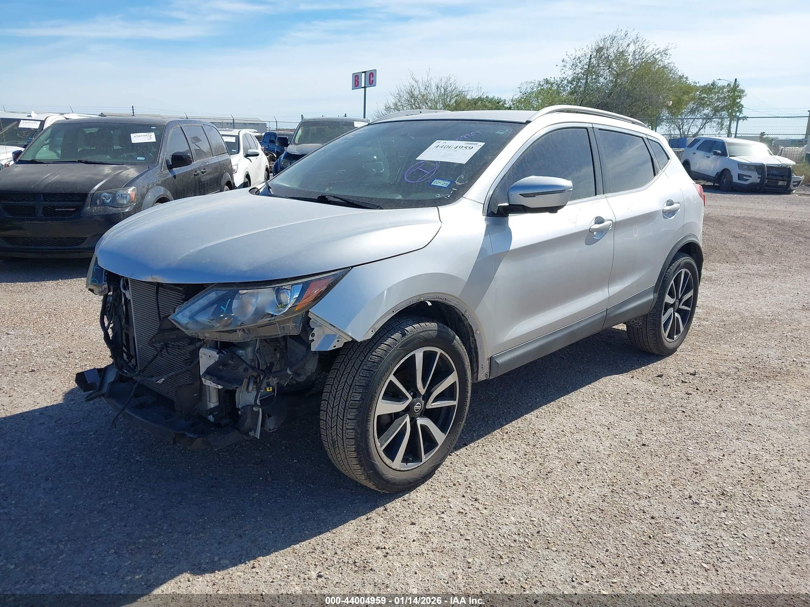 NISSAN ROGUE image 2