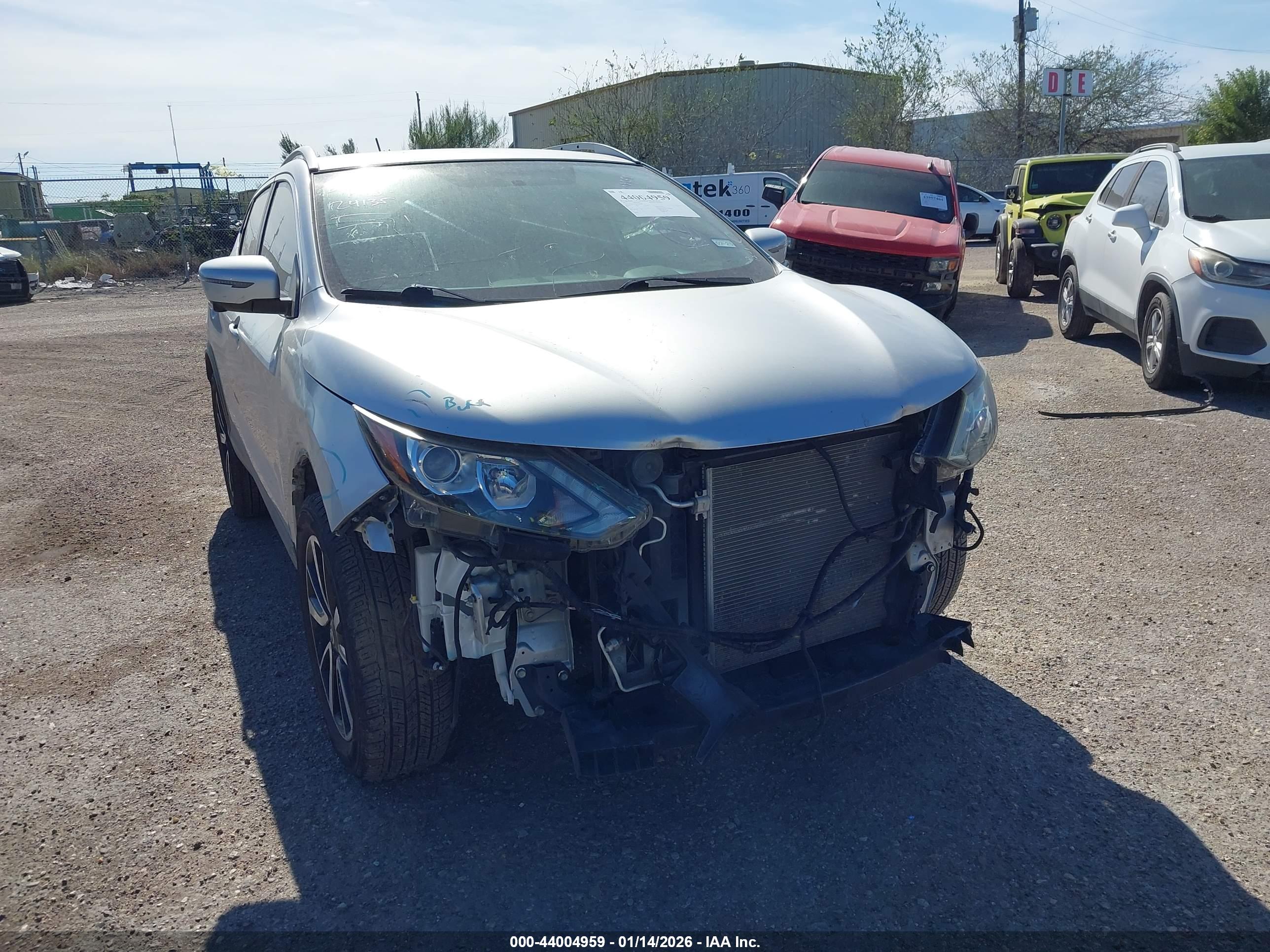NISSAN ROGUE image 6