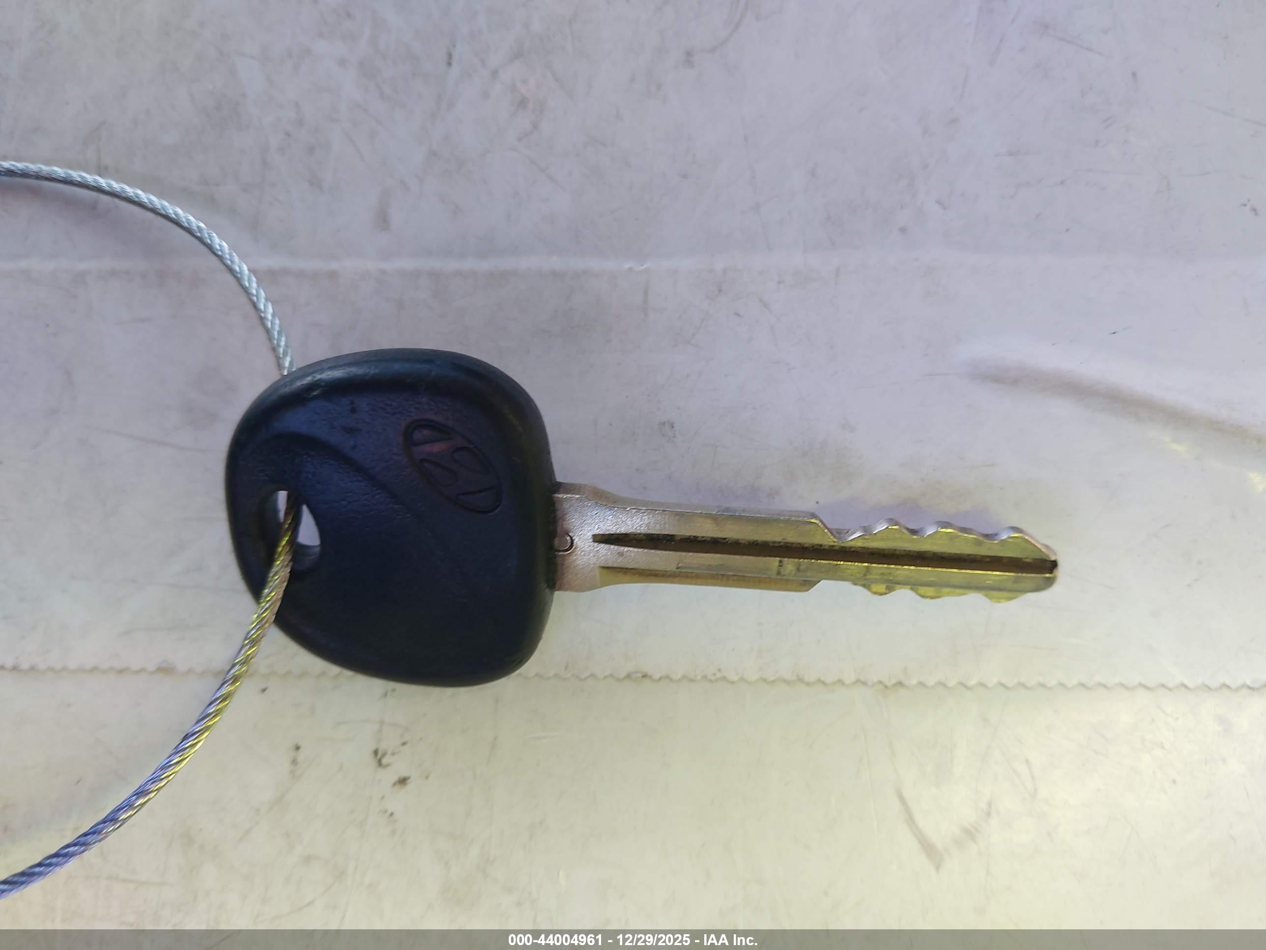 HYUNDAI ELANTRA image 11
