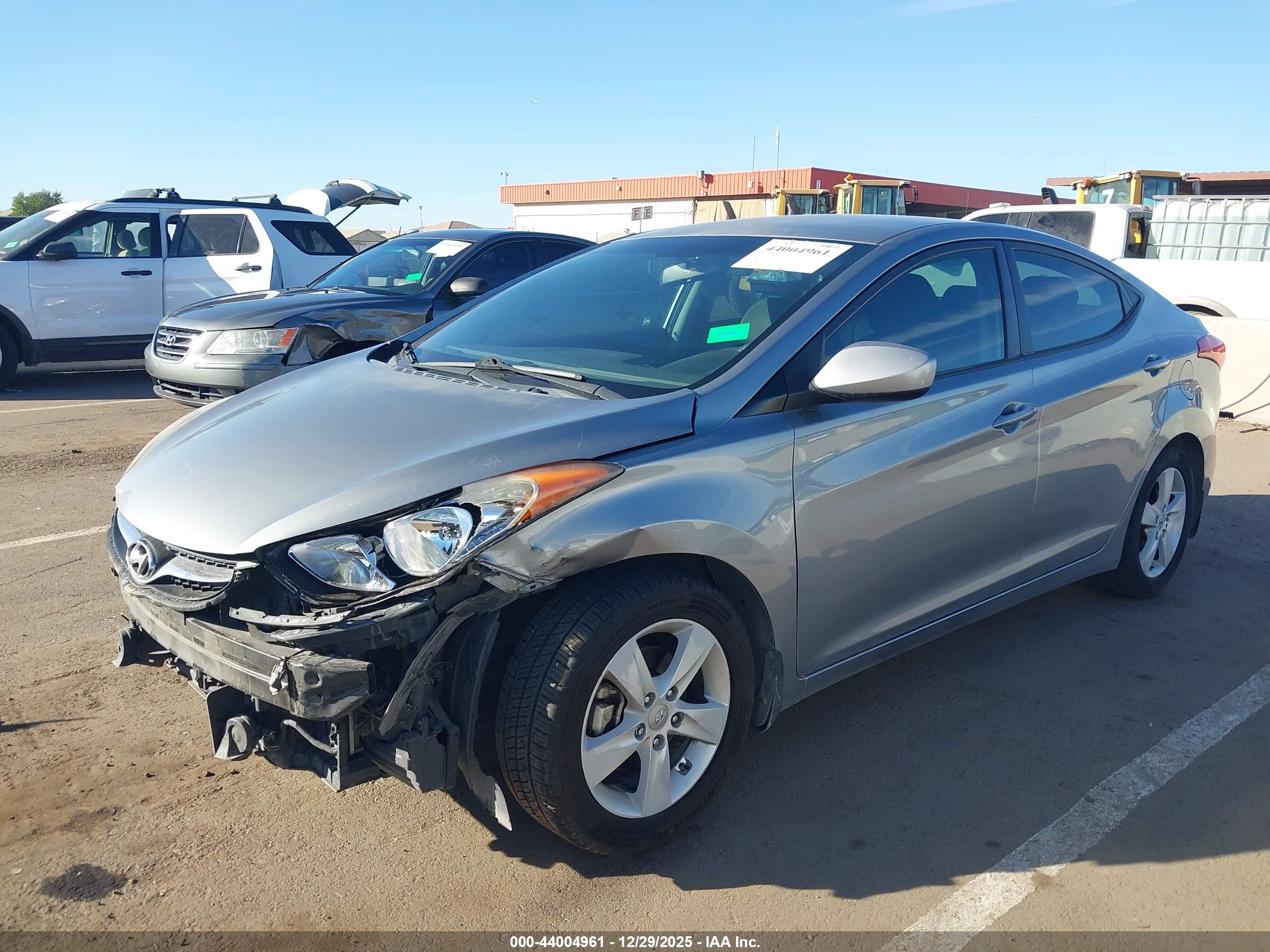 HYUNDAI ELANTRA image 6