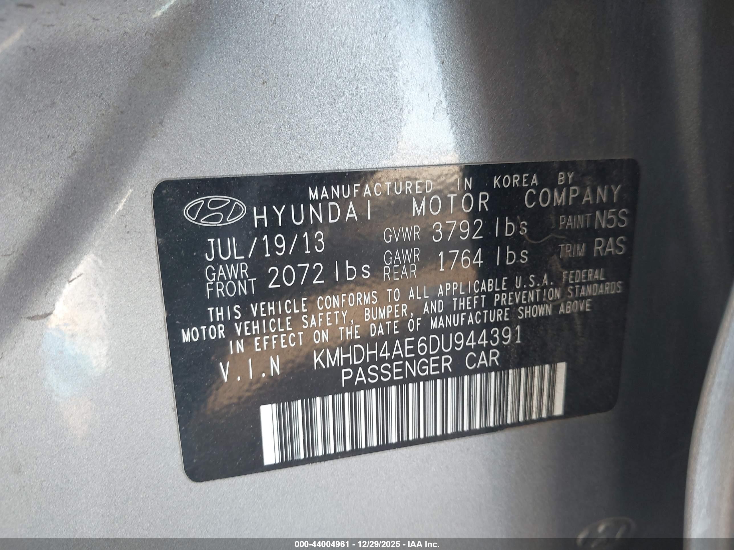 HYUNDAI ELANTRA image 9