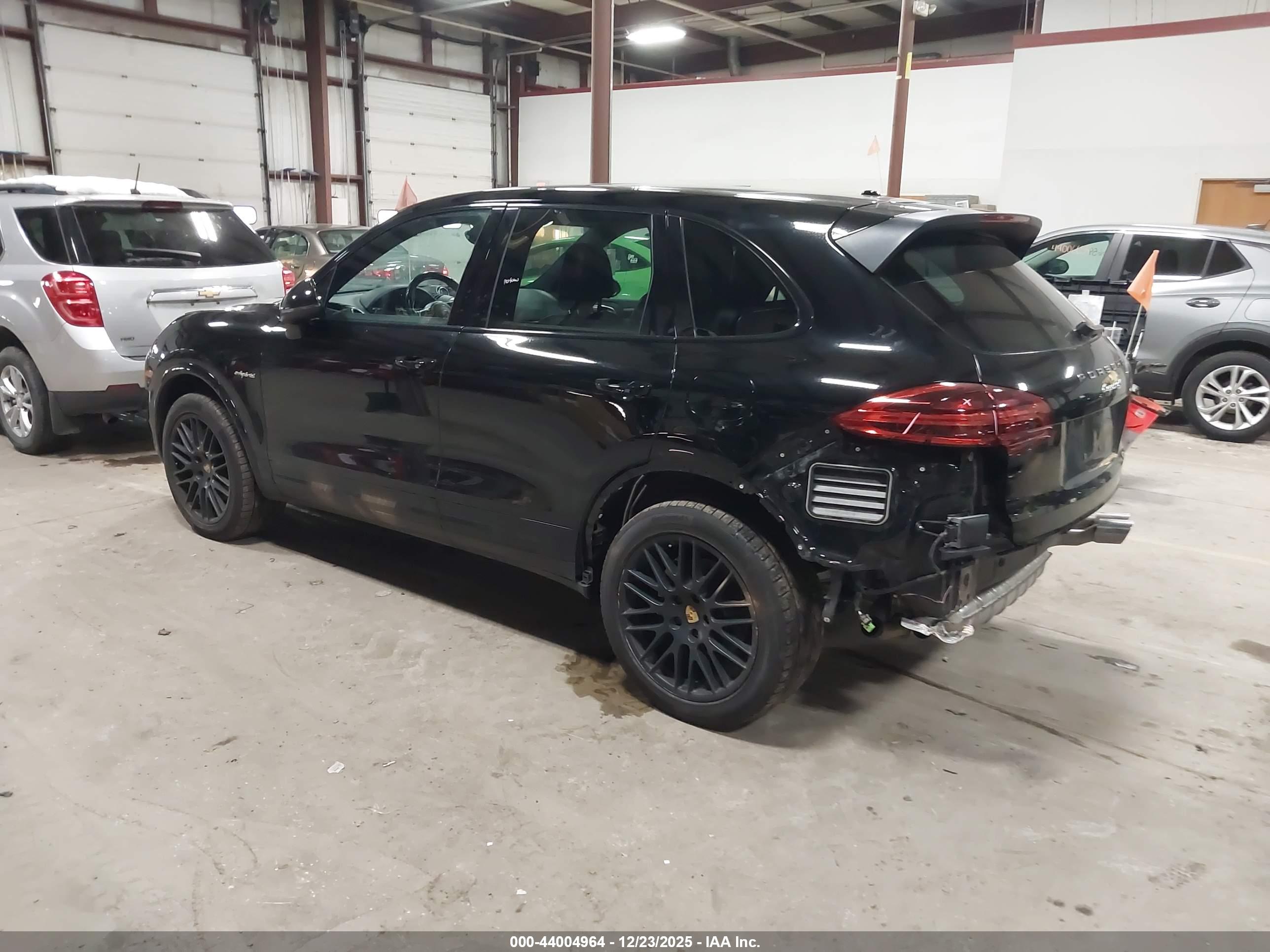 PORSCHE CAYENNE image 3