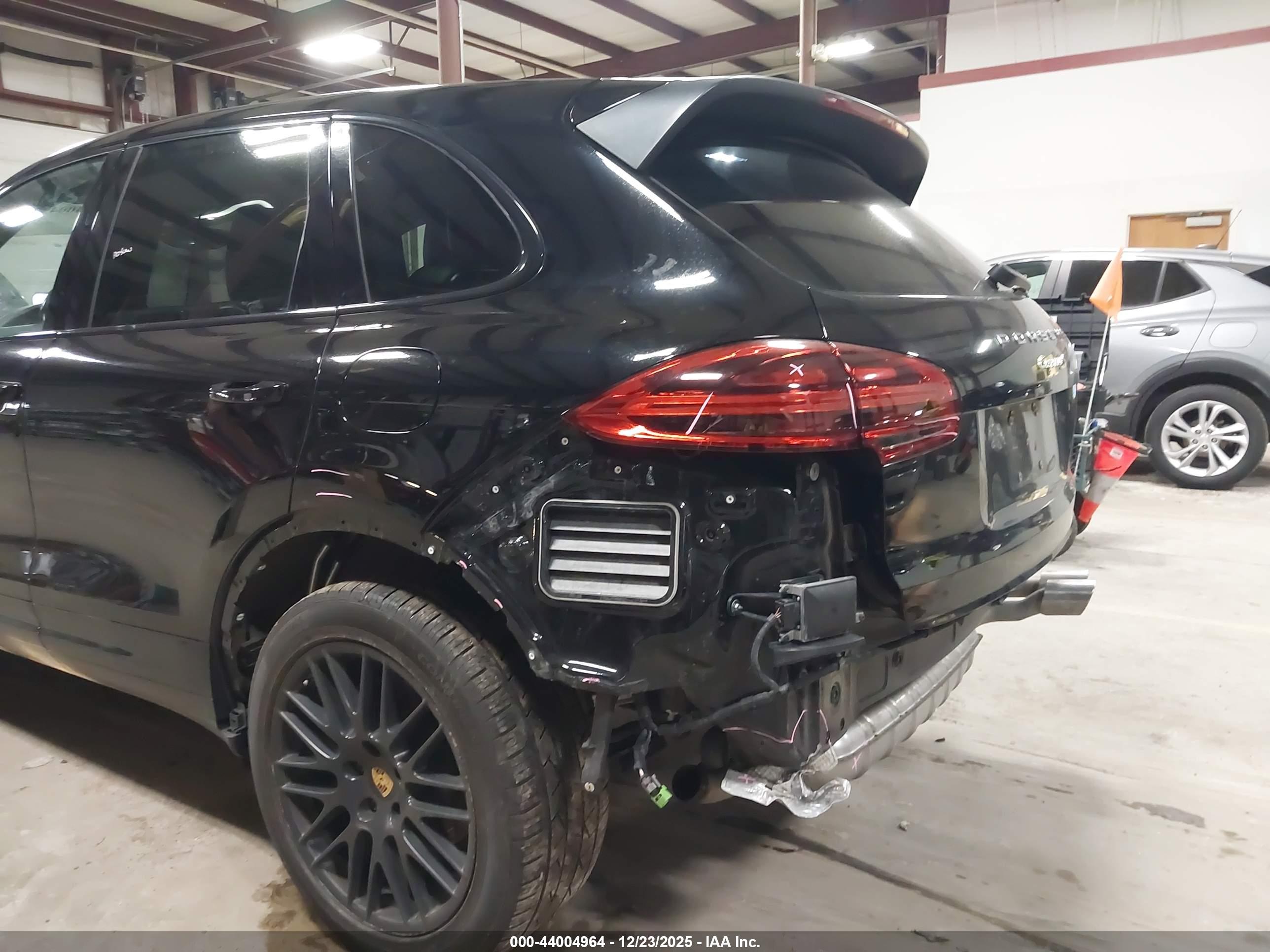 PORSCHE CAYENNE image 6
