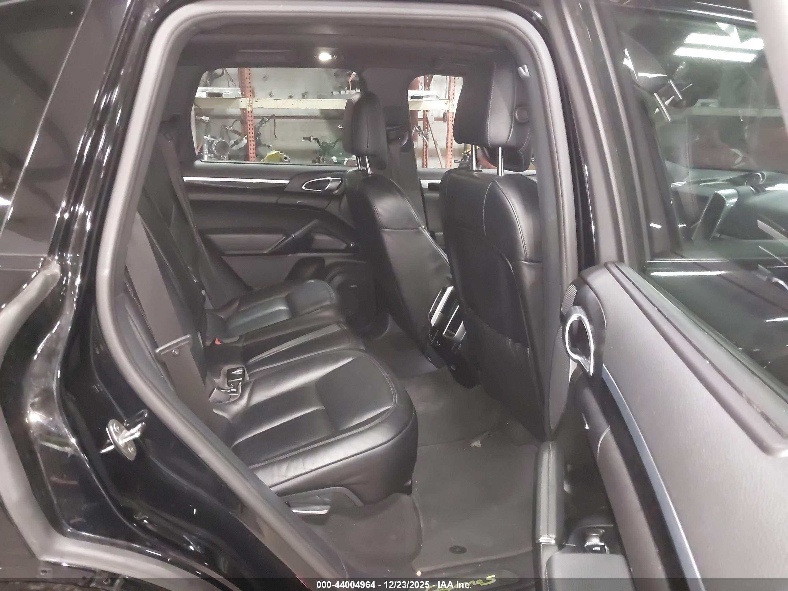 PORSCHE CAYENNE image 8