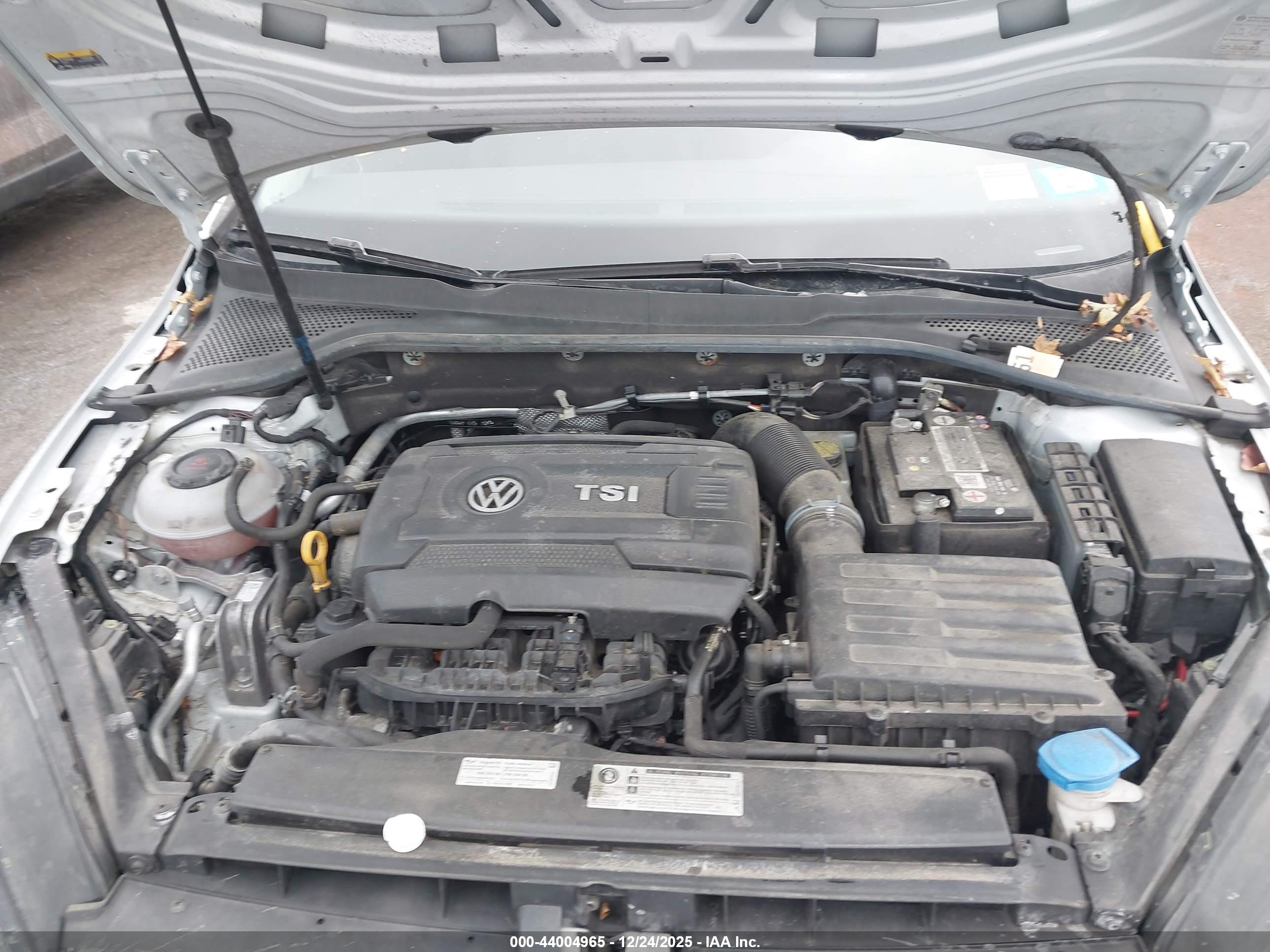 VOLKSWAGEN GOLF image 10