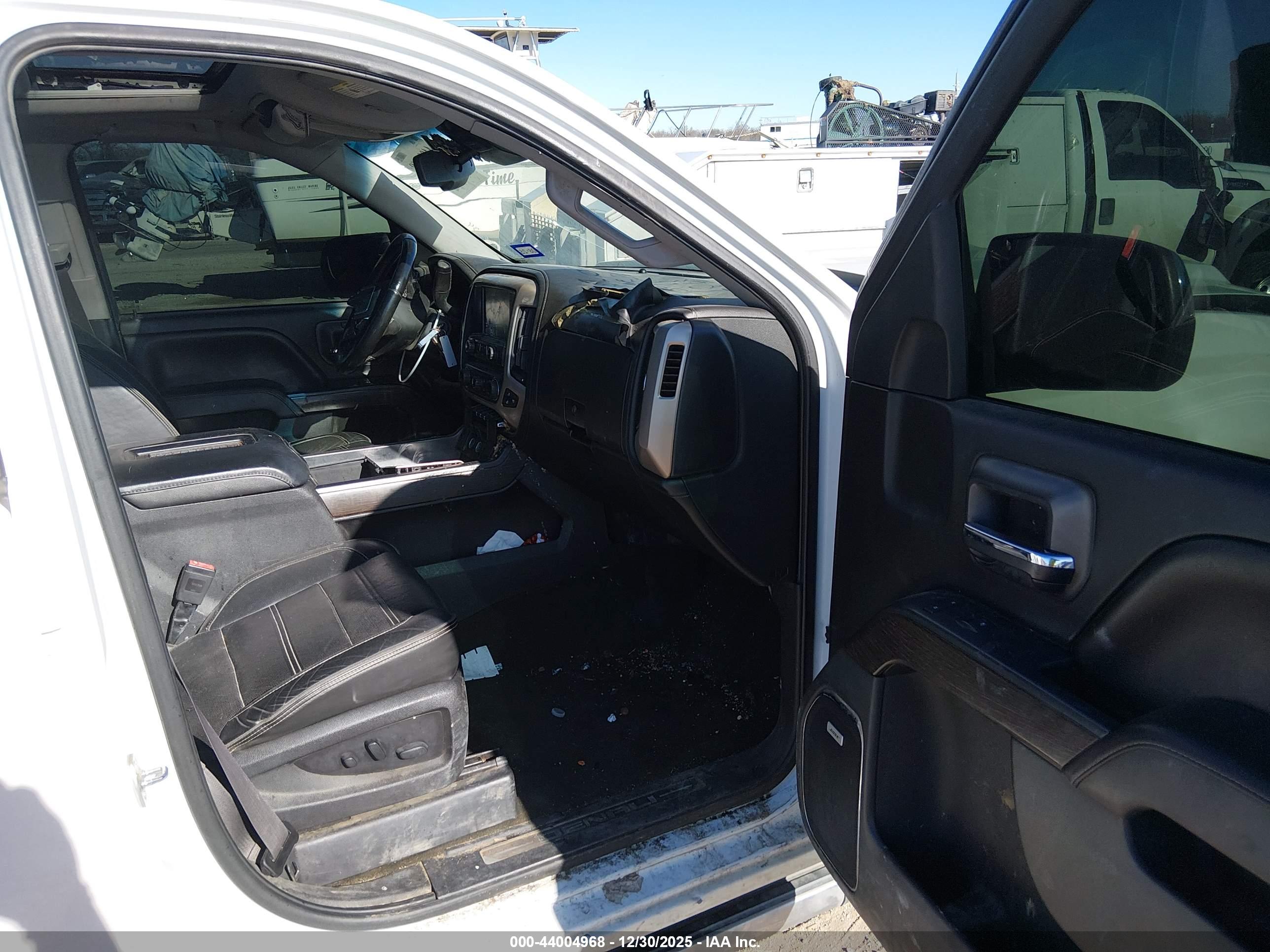 GMC SIERRA image 5