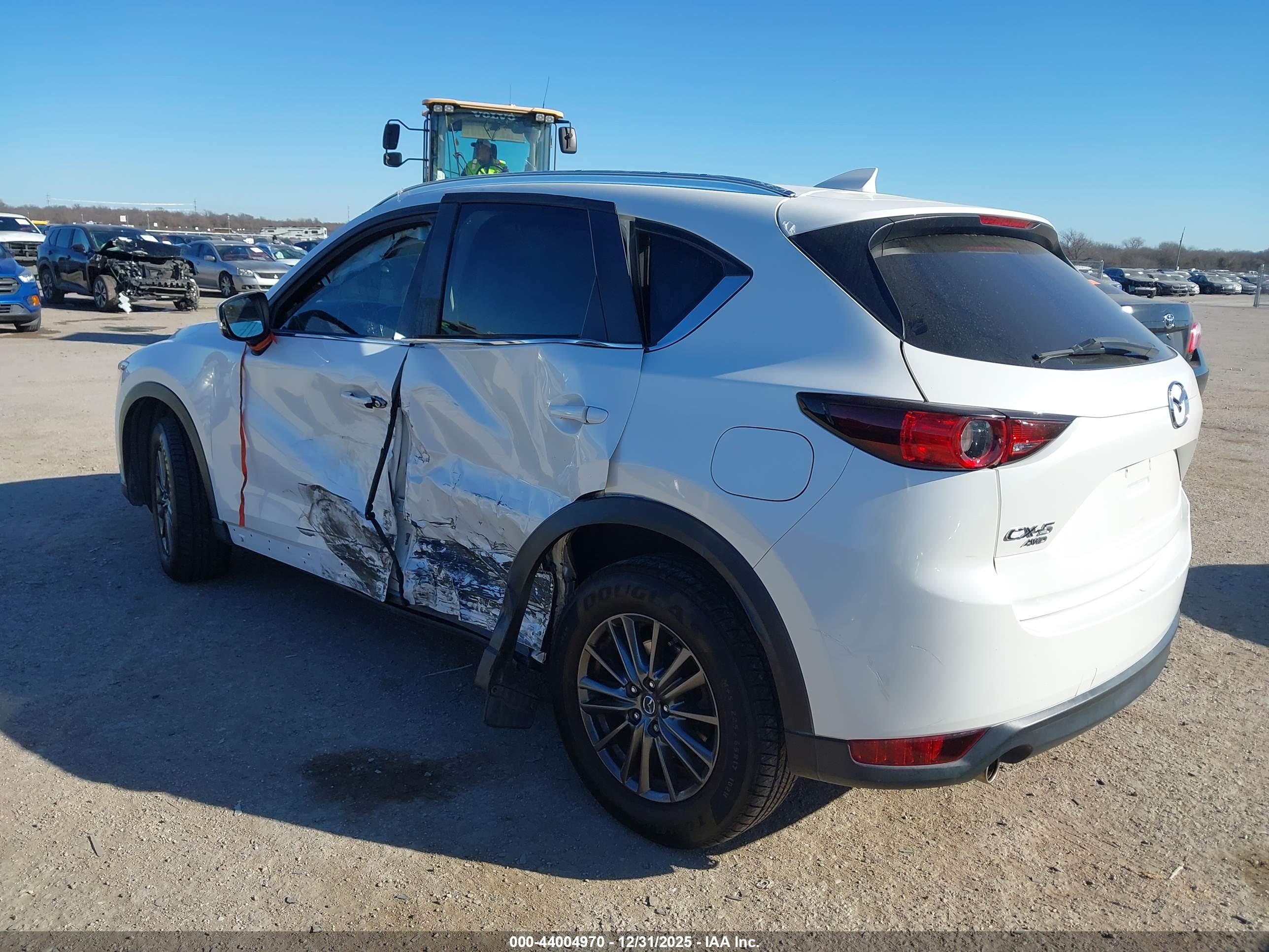 MAZDA CX-5 image 3