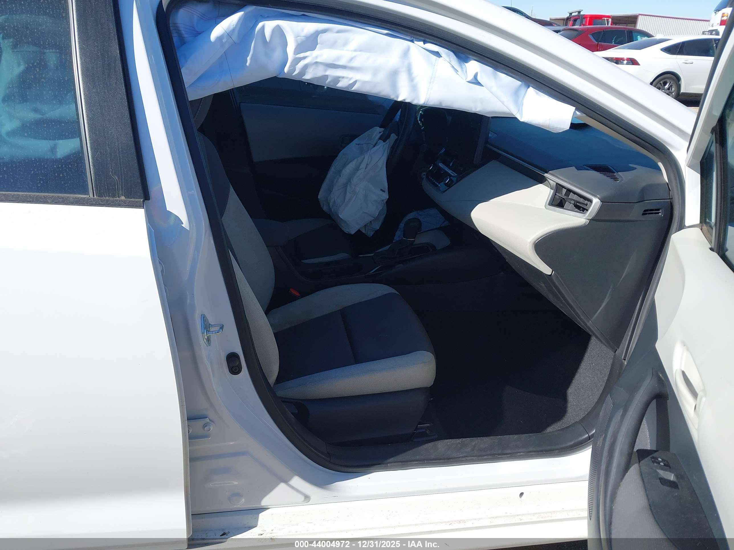 TOYOTA COROLLA image 5